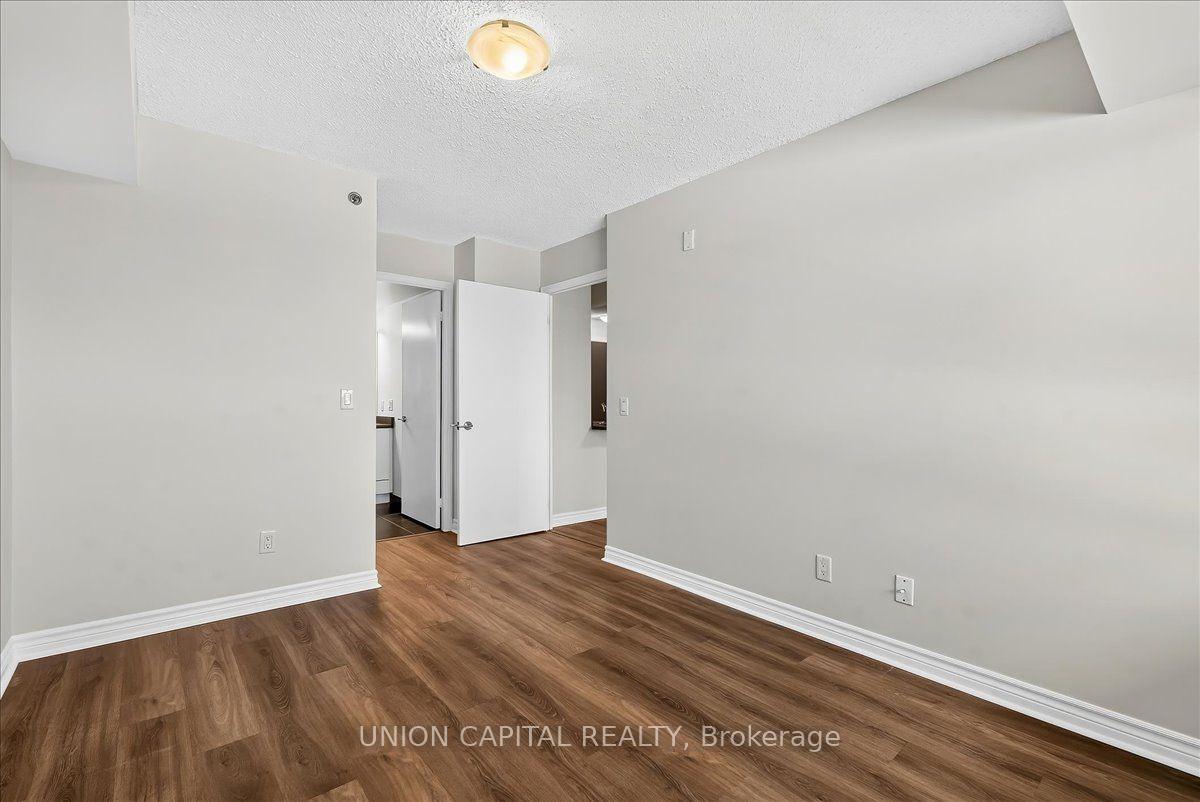 Photo 13 of Unit 609, 35 Saranac Boulevard, Toronto, Englemount-Lawrence — HOMEH