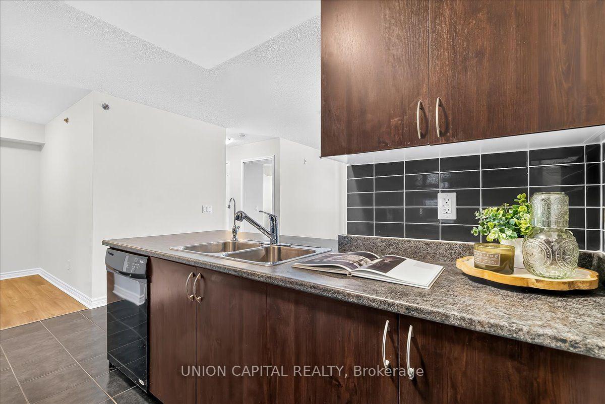 Photo 25 of Unit 609, 35 Saranac Boulevard, Toronto, Englemount-Lawrence — HOMEH