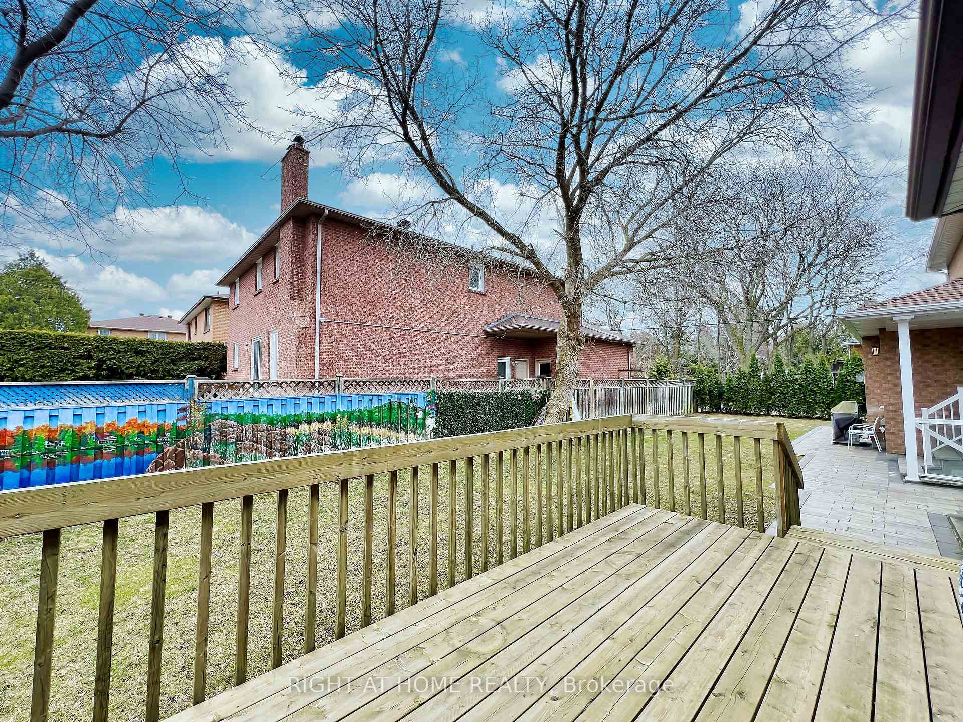 Photo 4 of 150 Holmes Avenue, North York, Willowdale East — HOMEH