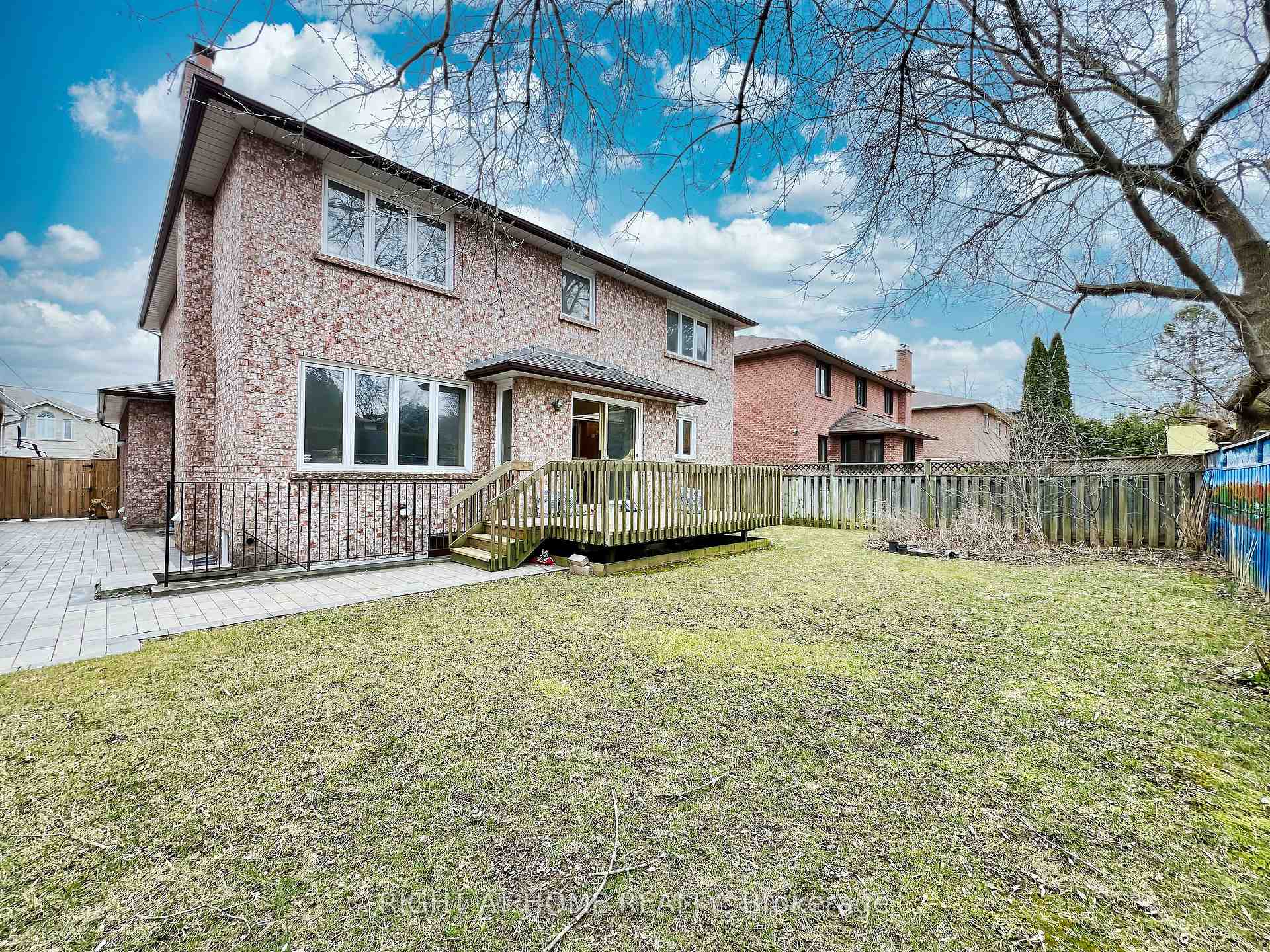 Photo 8 of 150 Holmes Avenue, North York, Willowdale East — HOMEH