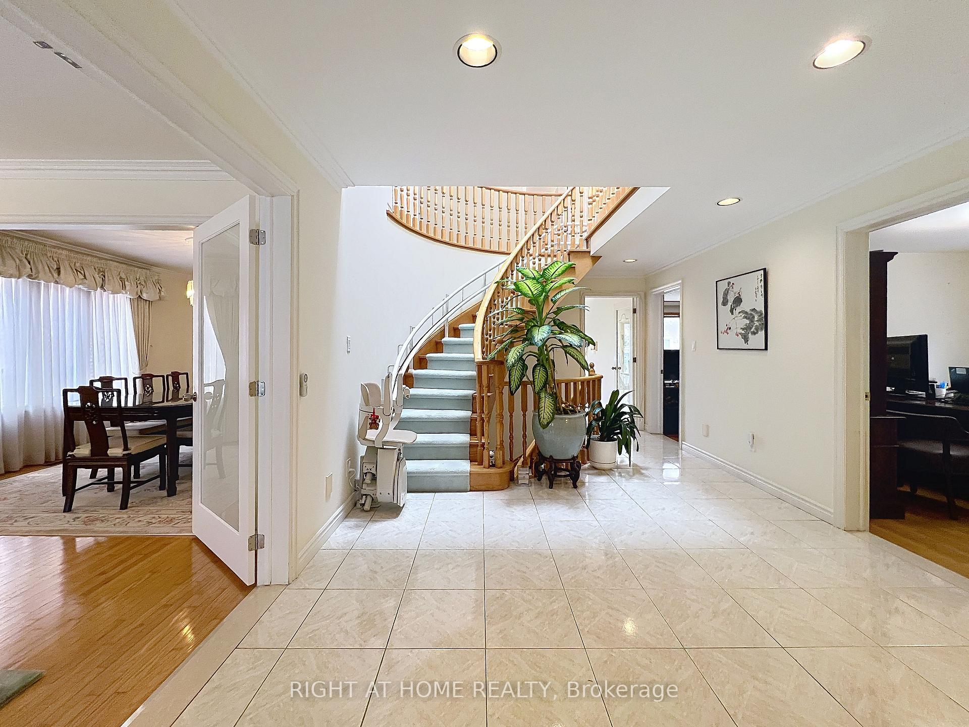 Photo 10 of 150 Holmes Avenue, North York, Willowdale East — HOMEH