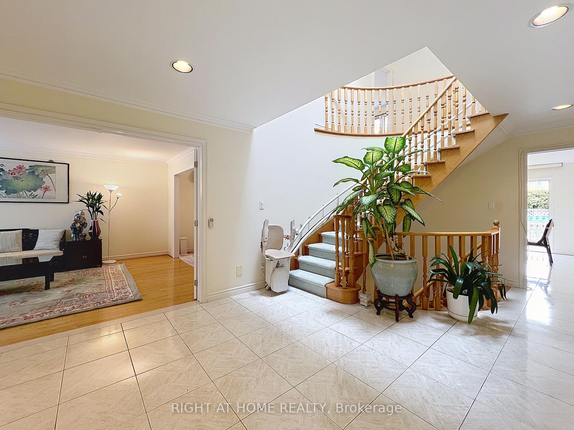 Photo 11 of 150 Holmes Avenue, North York, Willowdale East — HOMEH