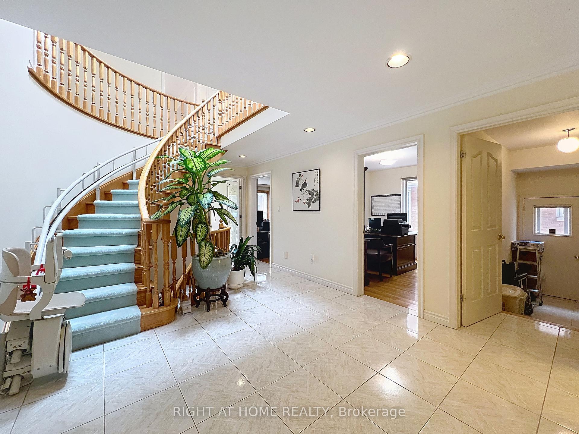Photo 12 of 150 Holmes Avenue, North York, Willowdale East — HOMEH