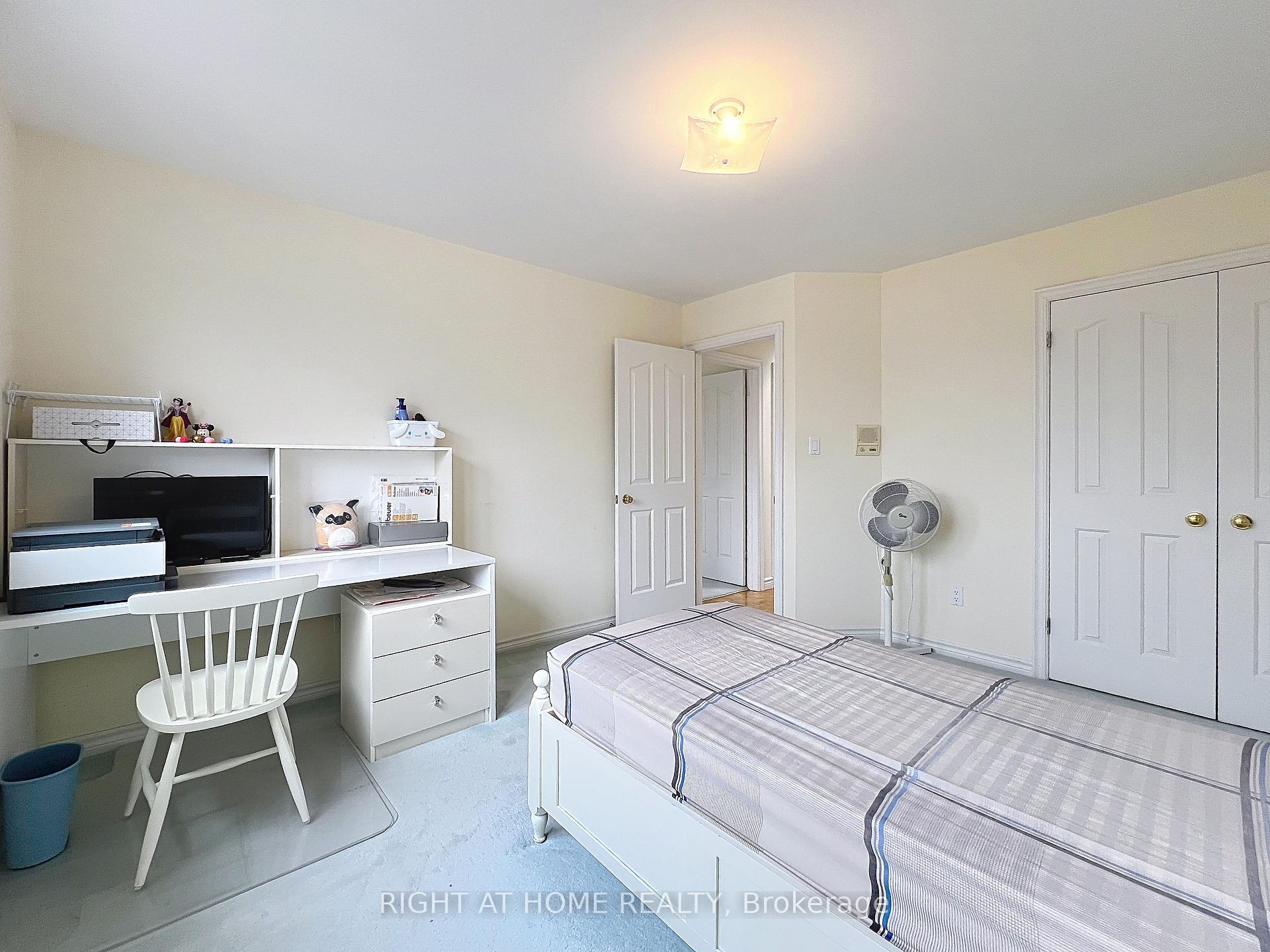 Photo 27 of 150 Holmes Avenue, North York, Willowdale East — HOMEH