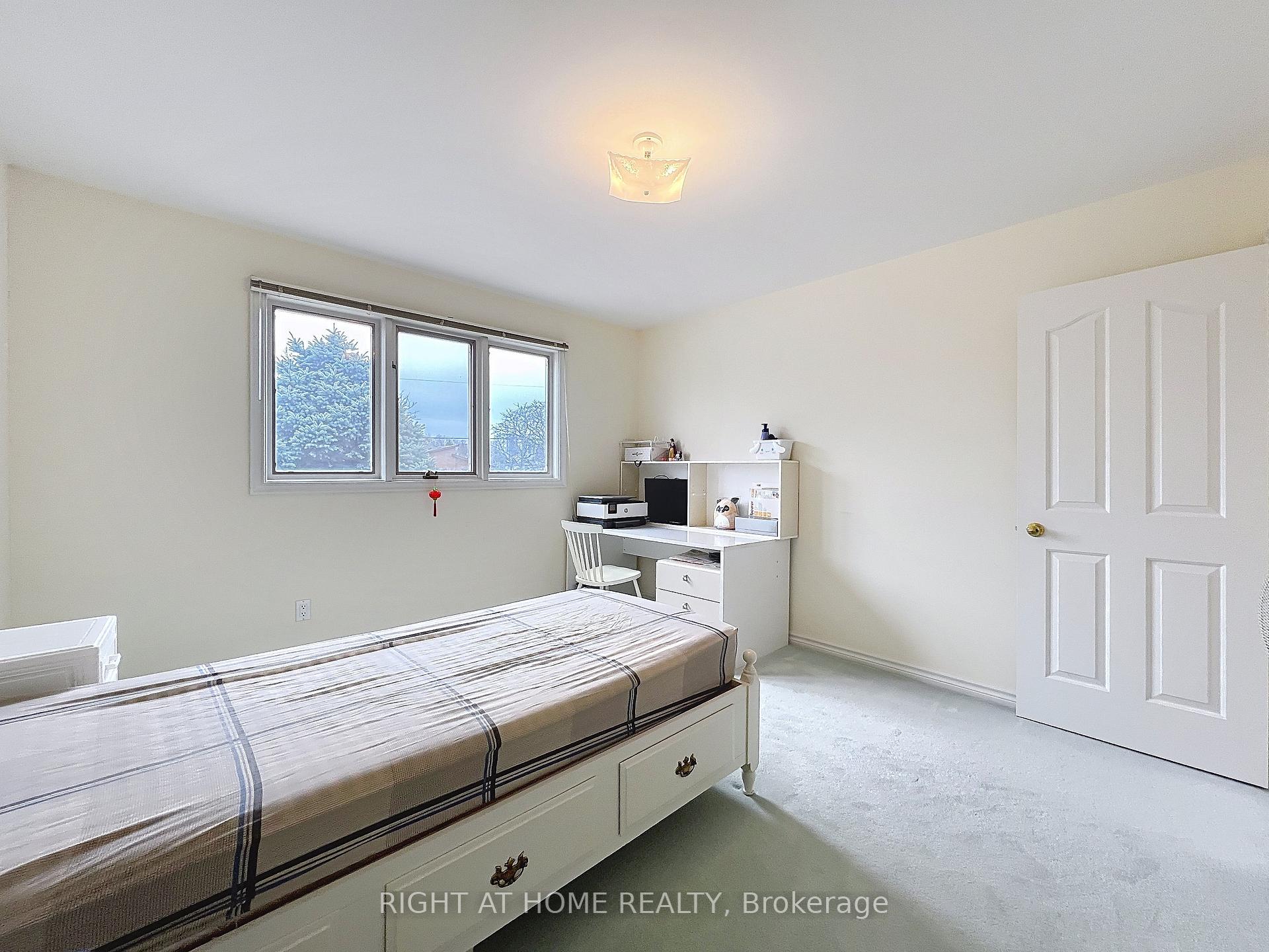 Photo 28 of 150 Holmes Avenue, North York, Willowdale East — HOMEH