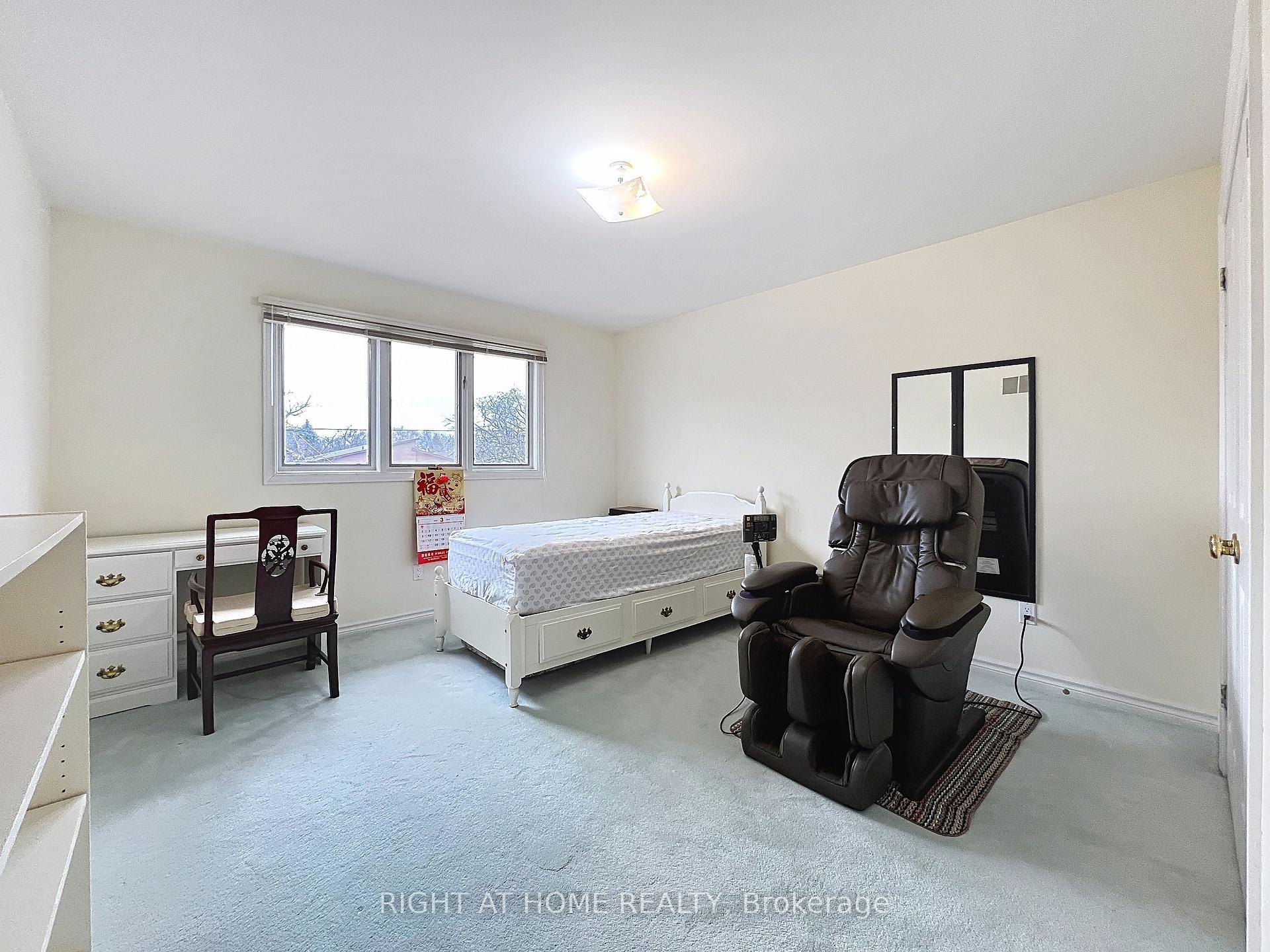 Photo 29 of 150 Holmes Avenue, North York, Willowdale East — HOMEH