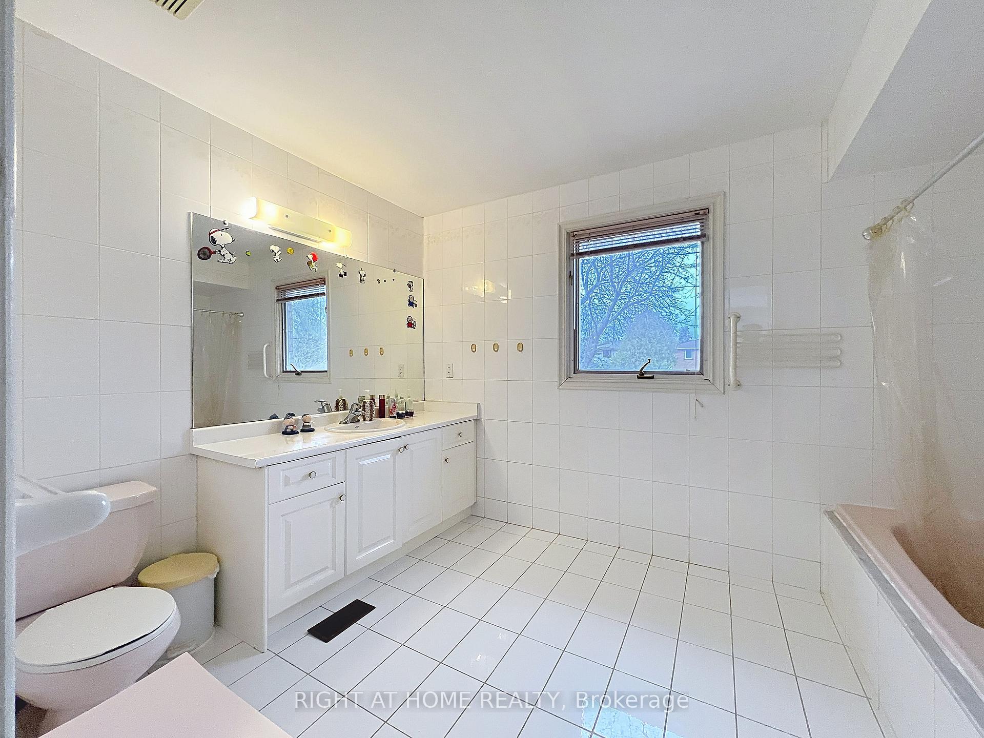 Photo 34 of 150 Holmes Avenue, North York, Willowdale East — HOMEH