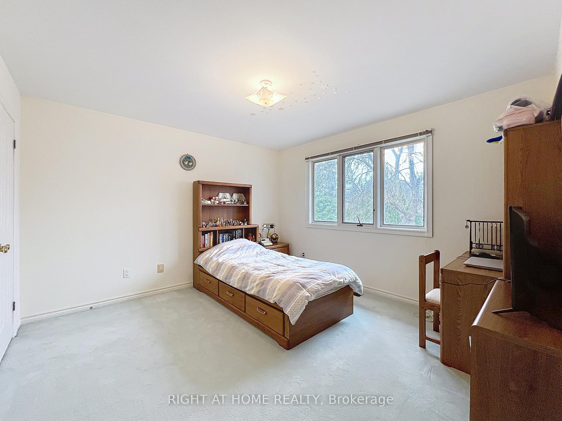 Photo 35 of 150 Holmes Avenue, North York, Willowdale East — HOMEH