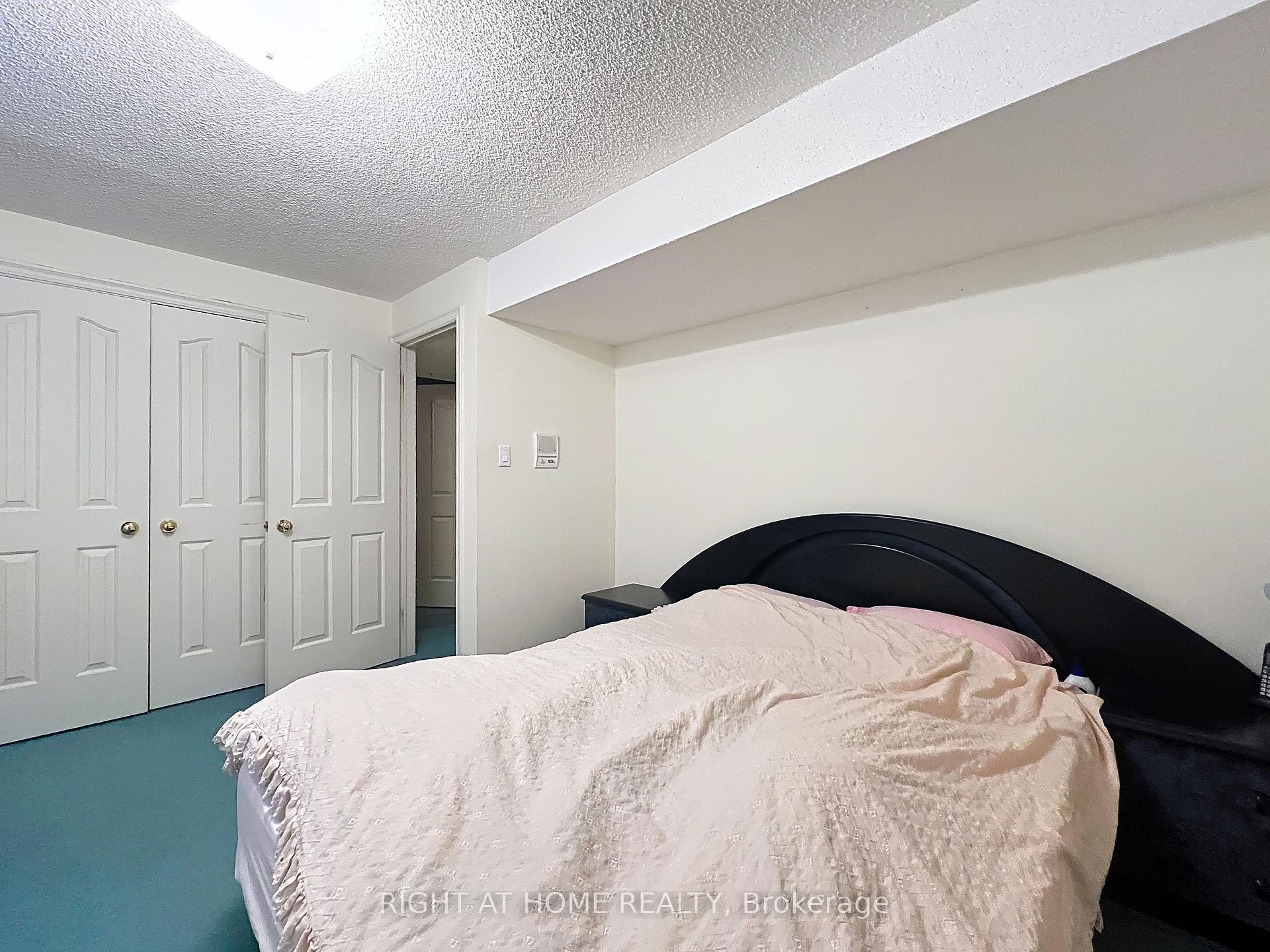 Photo 36 of 150 Holmes Avenue, North York, Willowdale East — HOMEH