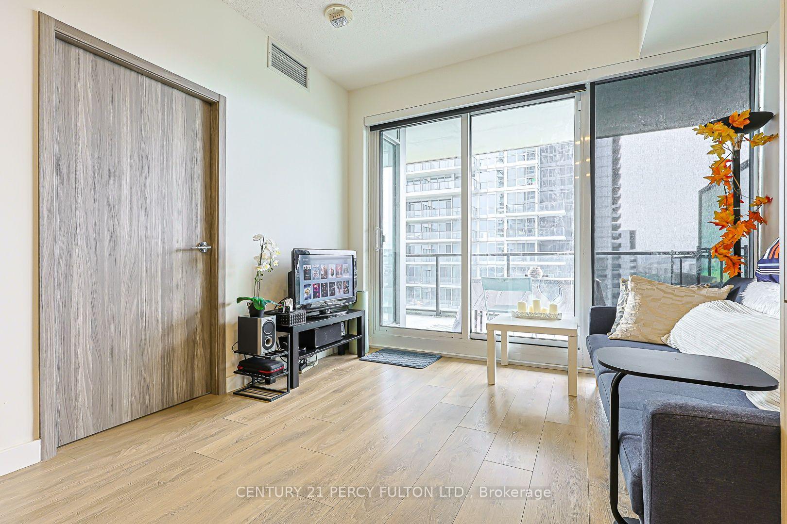 Photo 8 of Unit 2207, 95 McMahon Drive, North York, Bayview Village — HOMEH
