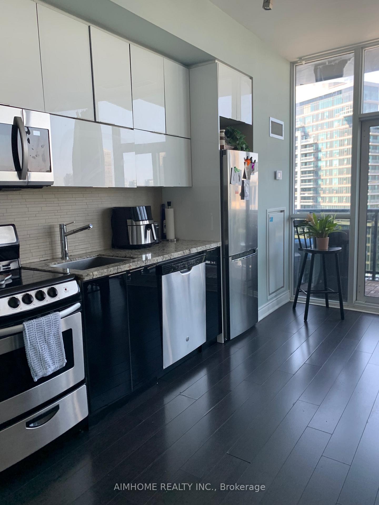 Photo 6 of Unit 1601, 80 Marine Parade Drive, Etobicoke, Mimico — HOMEH