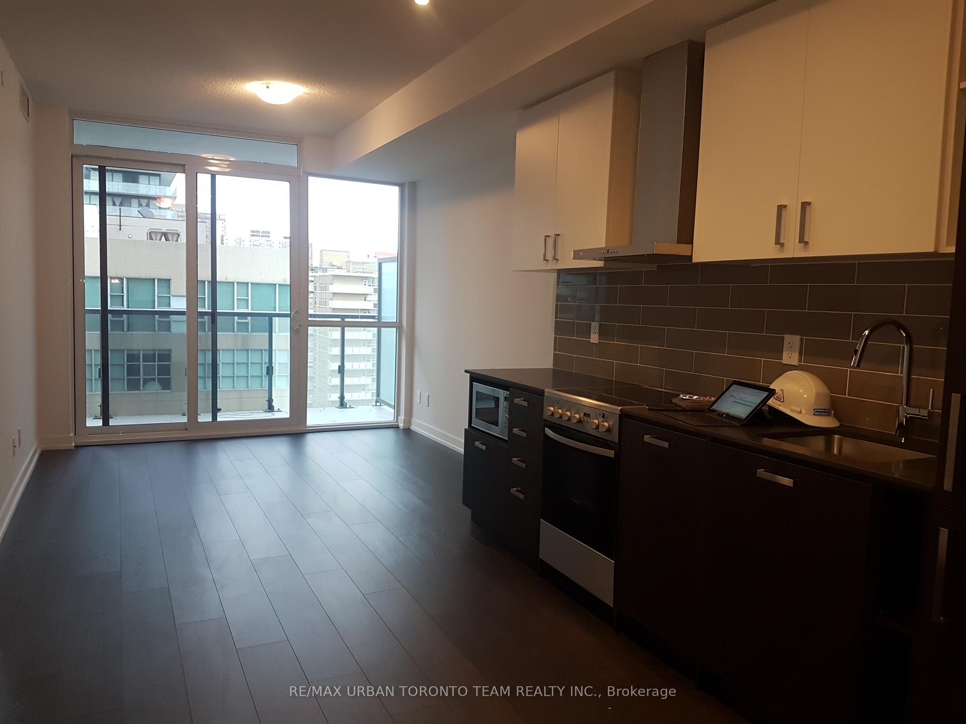 Photo 4 of Unit 906, 125 Redpath Avenue, Toronto, Mount Pleasant West — HOMEH