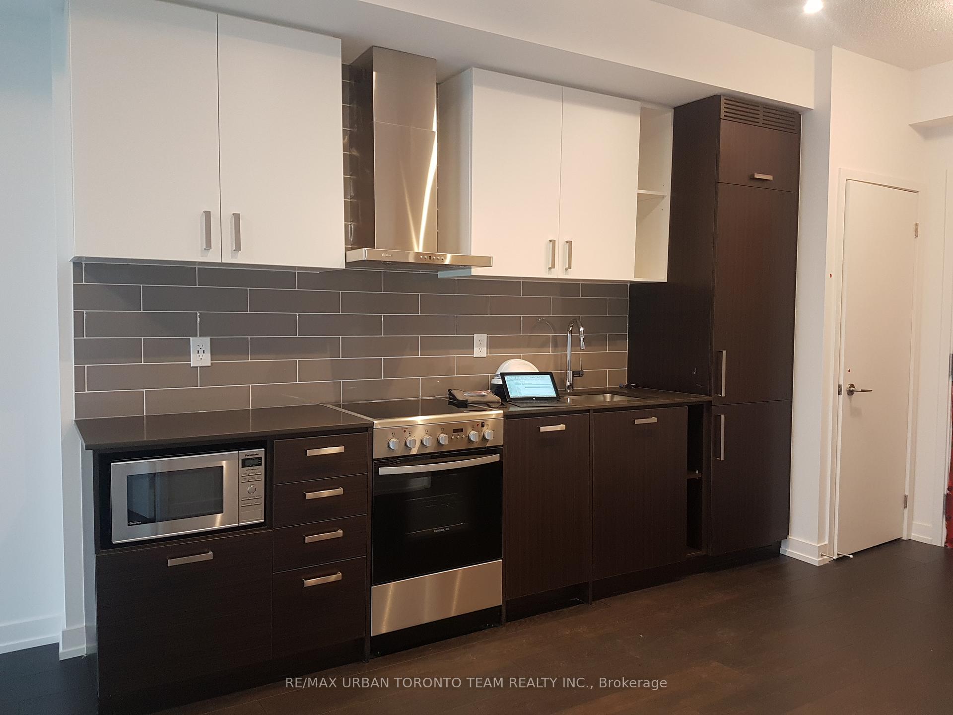 Photo 5 of Unit 906, 125 Redpath Avenue, Toronto, Mount Pleasant West — HOMEH