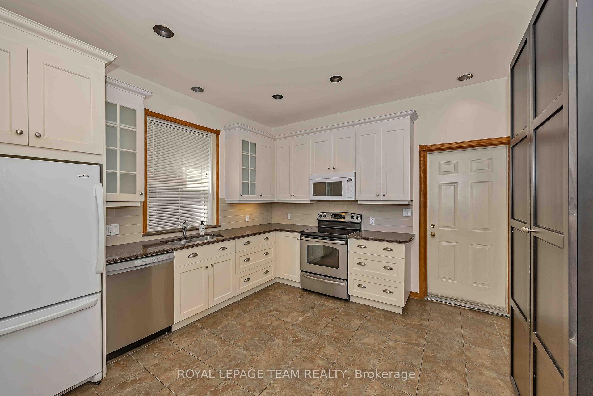Photo 11 of 539 Gilmour Street, Ottawa, Ottawa Centre — HOMEH