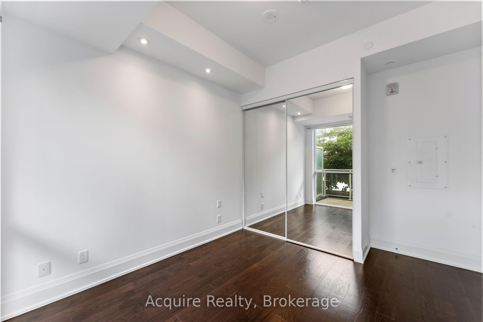 Photo 10 of Unit 212, 20 Fred Varley Drive, Markham, Unionville — HOMEH