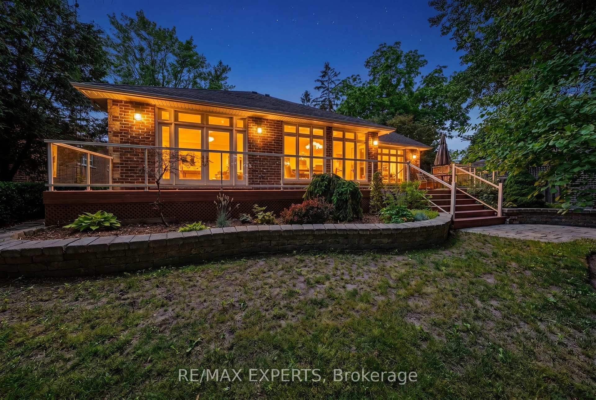 Photo 3 of 91 Napier Street, Vaughan, Kleinburg — HOMEH