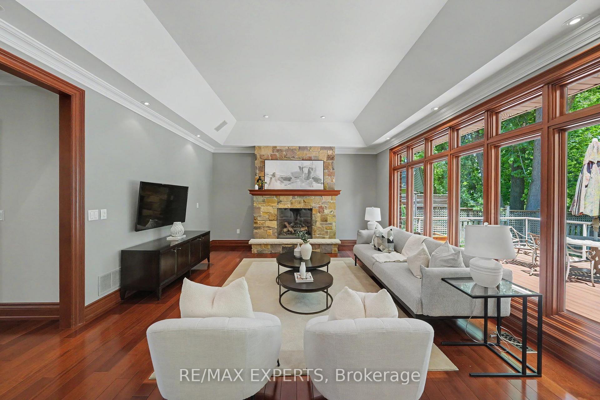 Photo 10 of 91 Napier Street, Vaughan, Kleinburg — HOMEH
