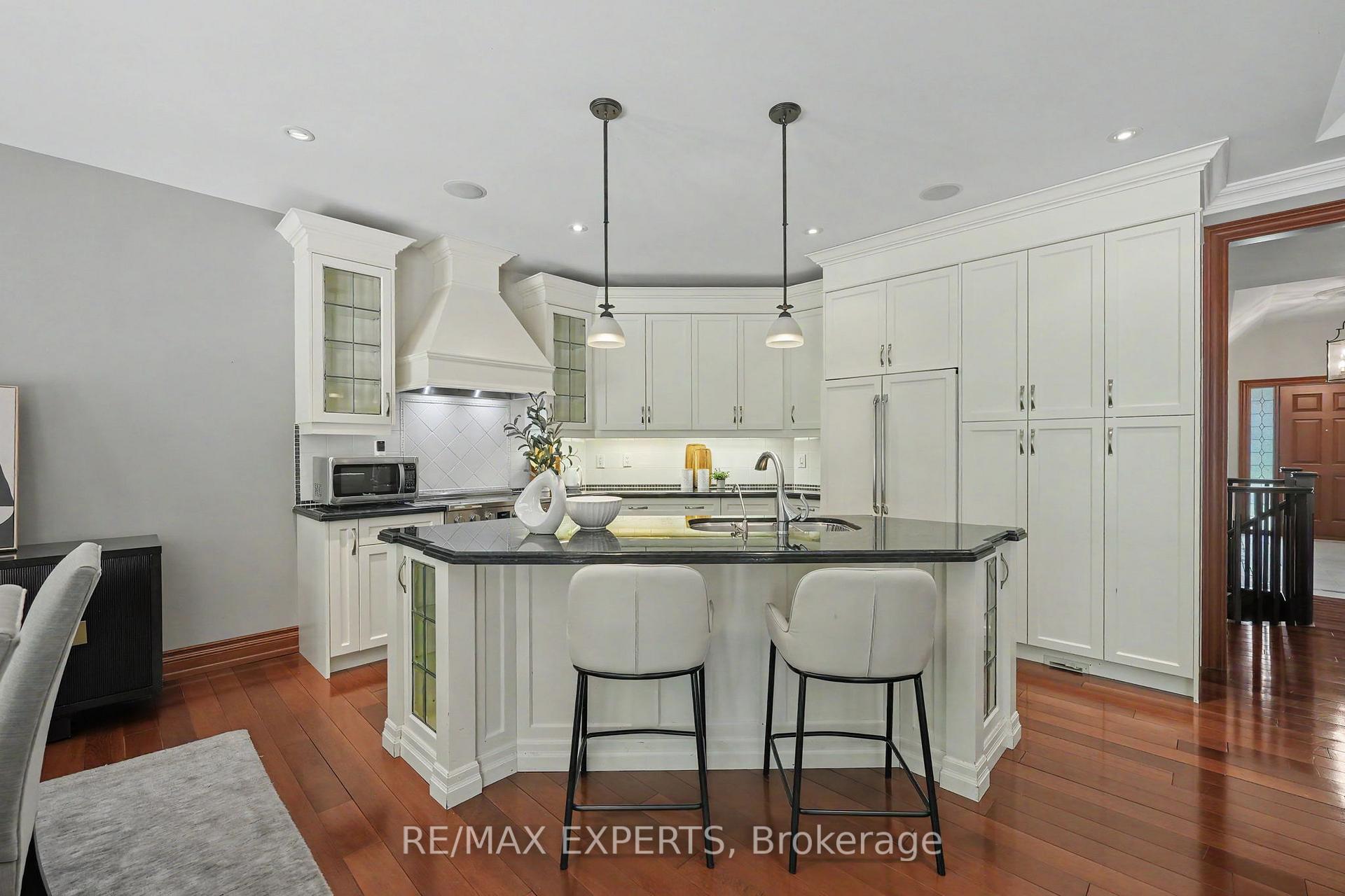Photo 14 of 91 Napier Street, Vaughan, Kleinburg — HOMEH
