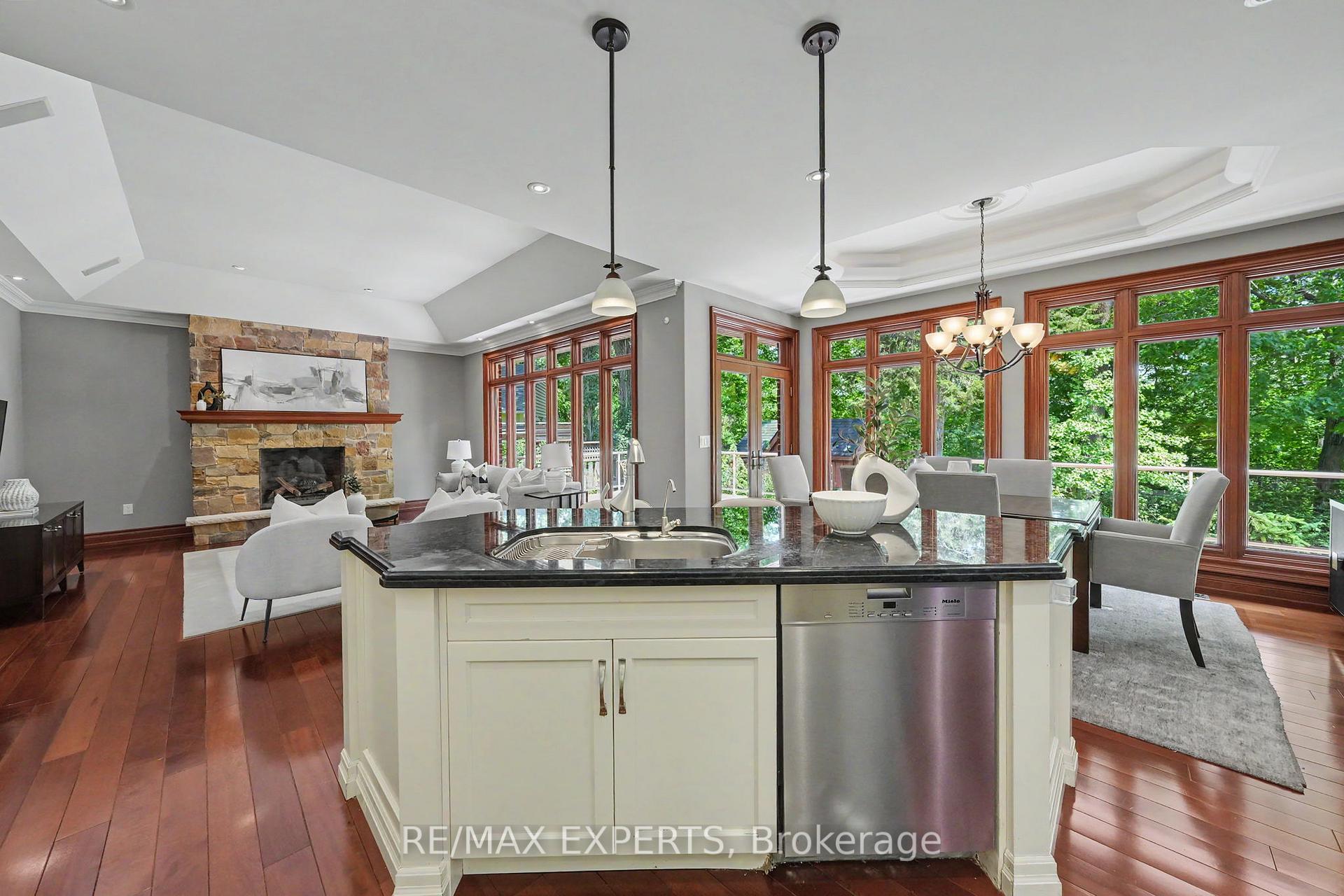Photo 16 of 91 Napier Street, Vaughan, Kleinburg — HOMEH