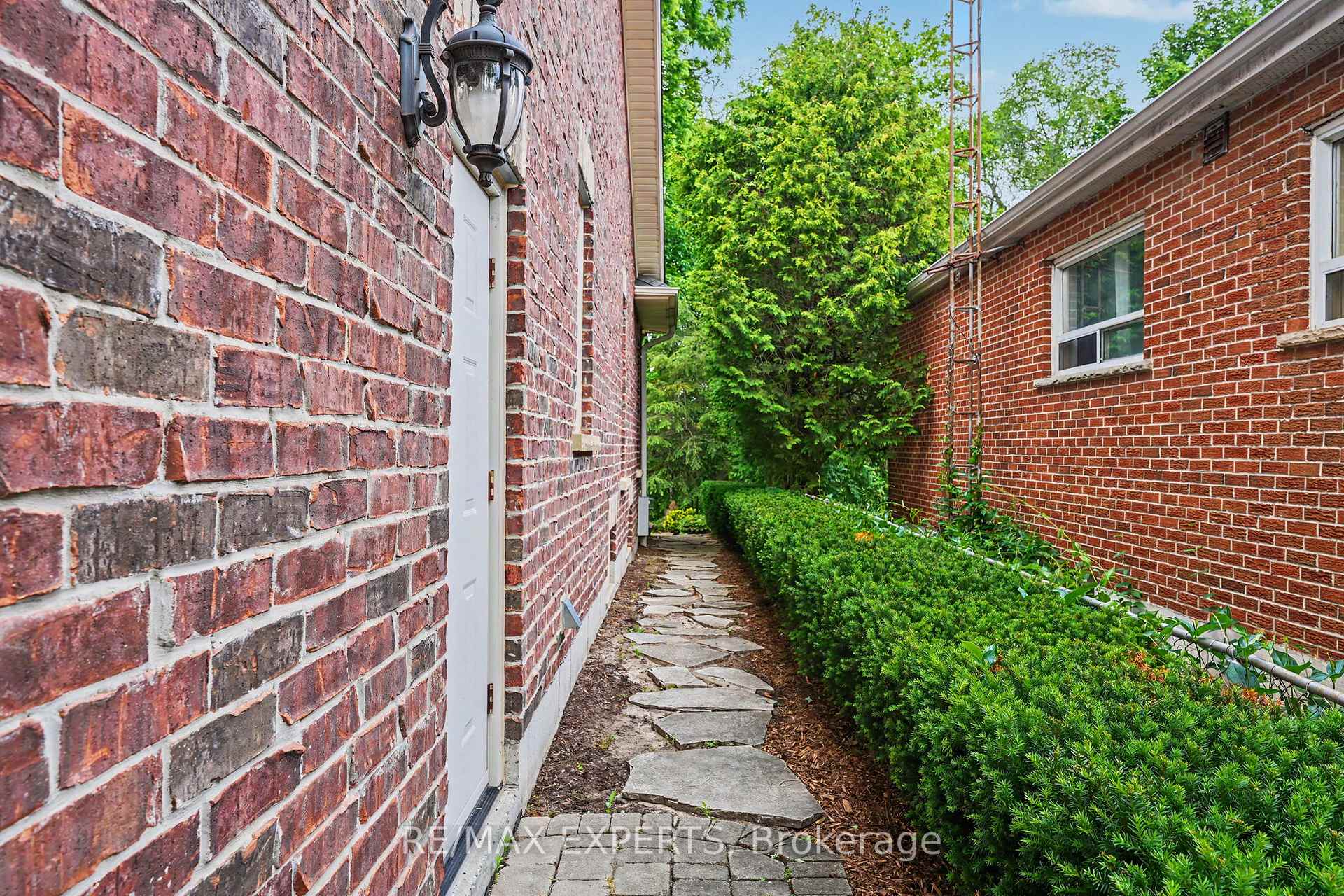Photo 36 of 91 Napier Street, Vaughan, Kleinburg — HOMEH