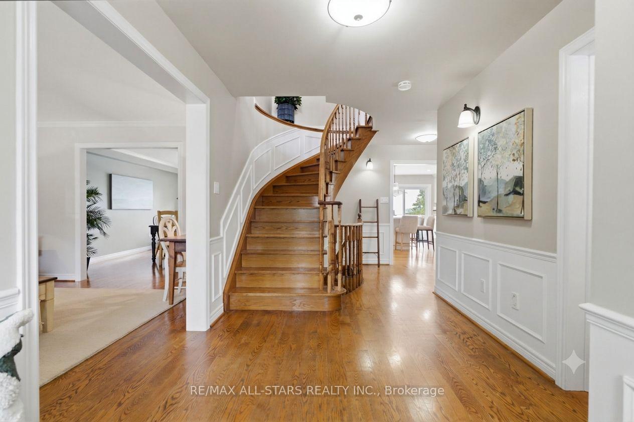 Photo 4 of 38 Galloway Crescent, Uxbridge — HOMEH