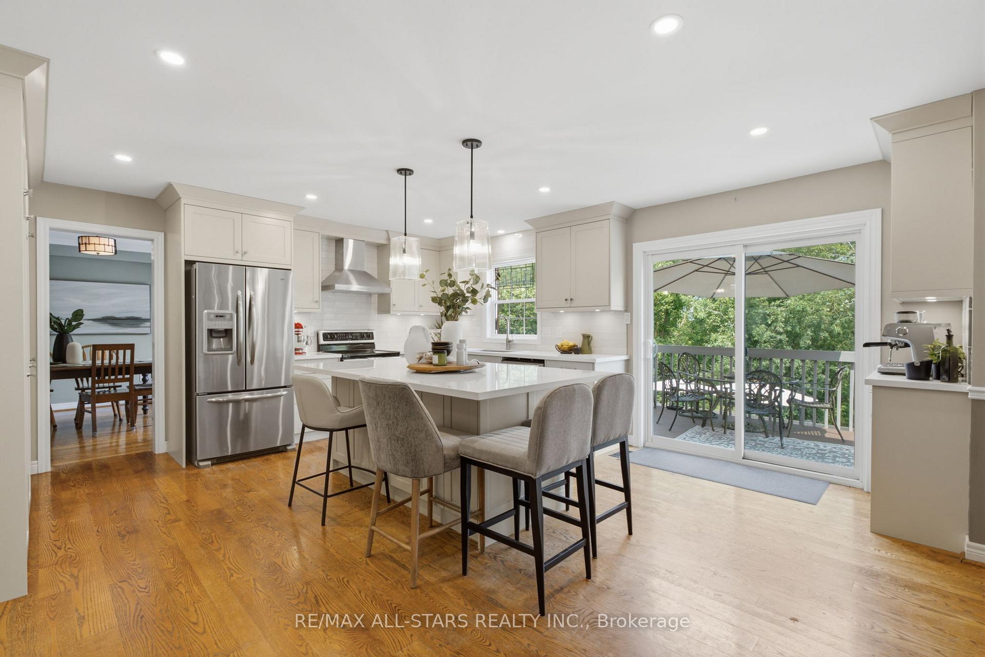 Photo 5 of 38 Galloway Crescent, Uxbridge — HOMEH
