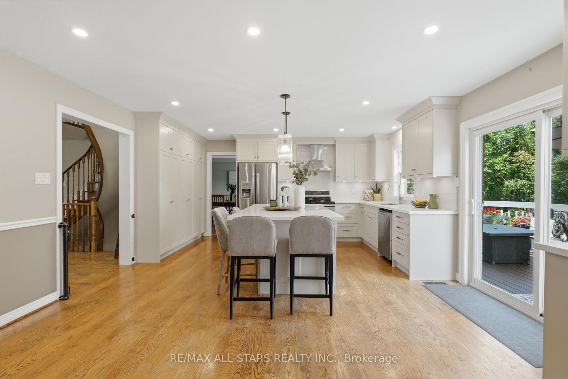 Photo 6 of 38 Galloway Crescent, Uxbridge — HOMEH