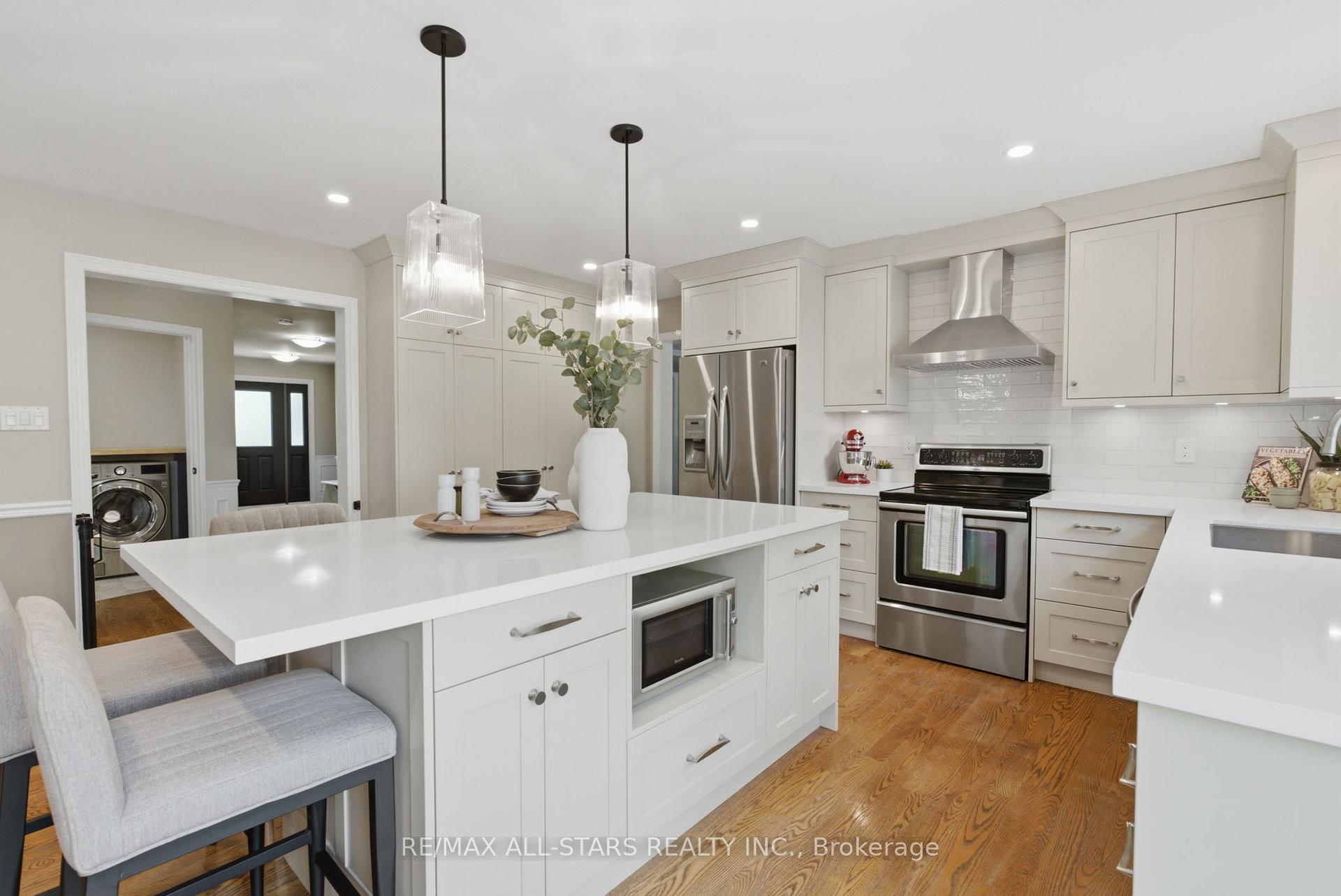 Photo 7 of 38 Galloway Crescent, Uxbridge — HOMEH