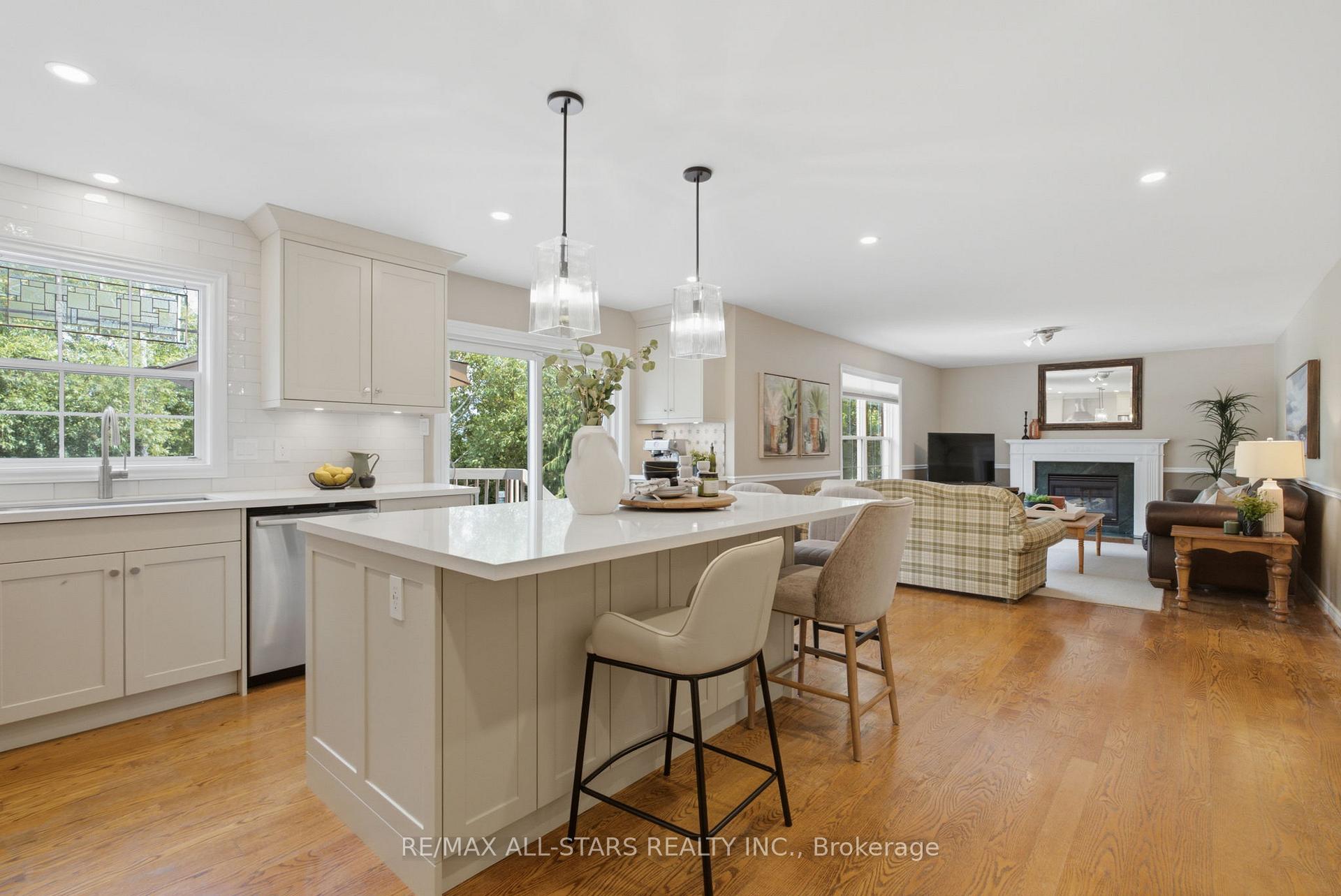 Photo 9 of 38 Galloway Crescent, Uxbridge — HOMEH