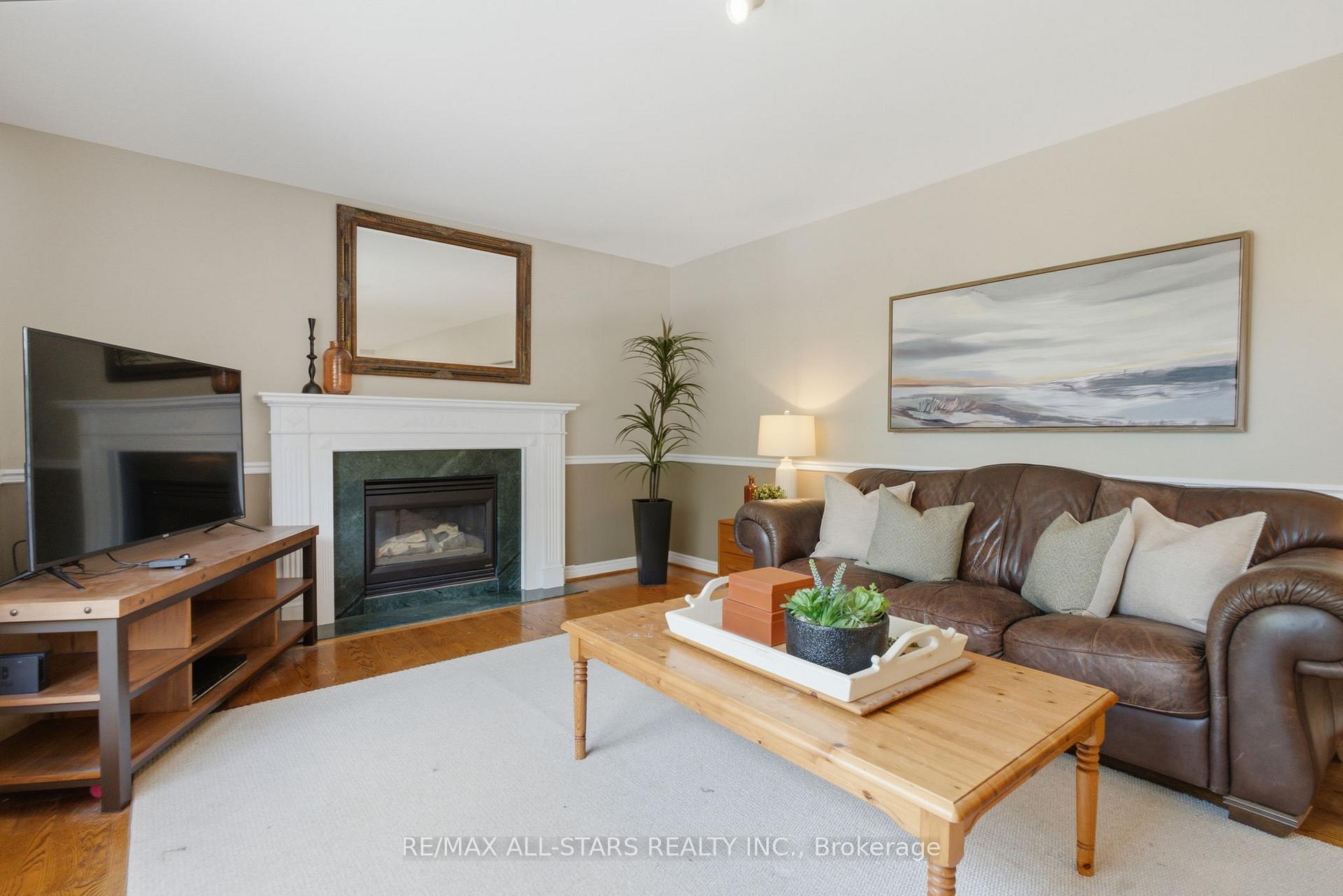 Photo 11 of 38 Galloway Crescent, Uxbridge — HOMEH