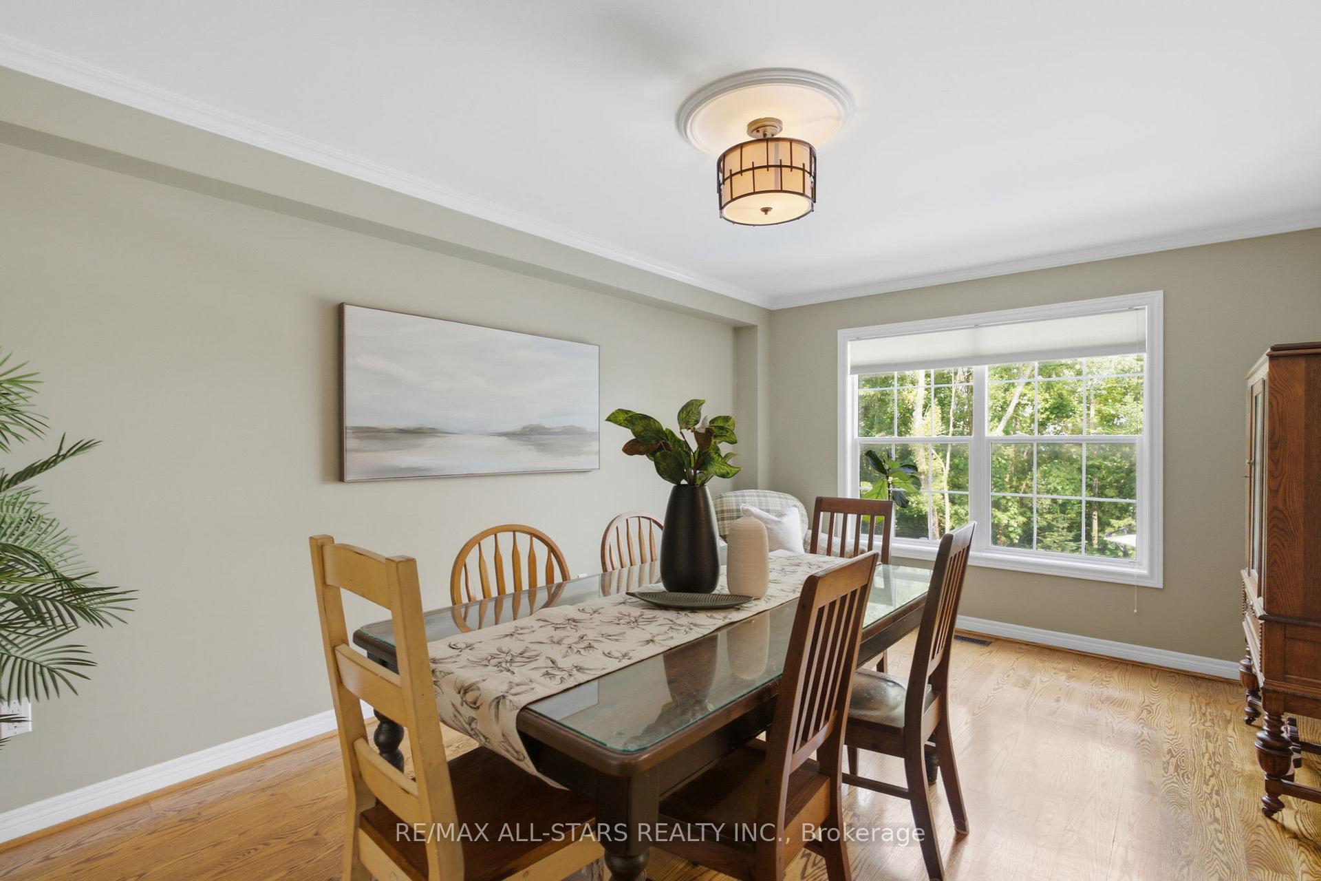 Photo 14 of 38 Galloway Crescent, Uxbridge — HOMEH