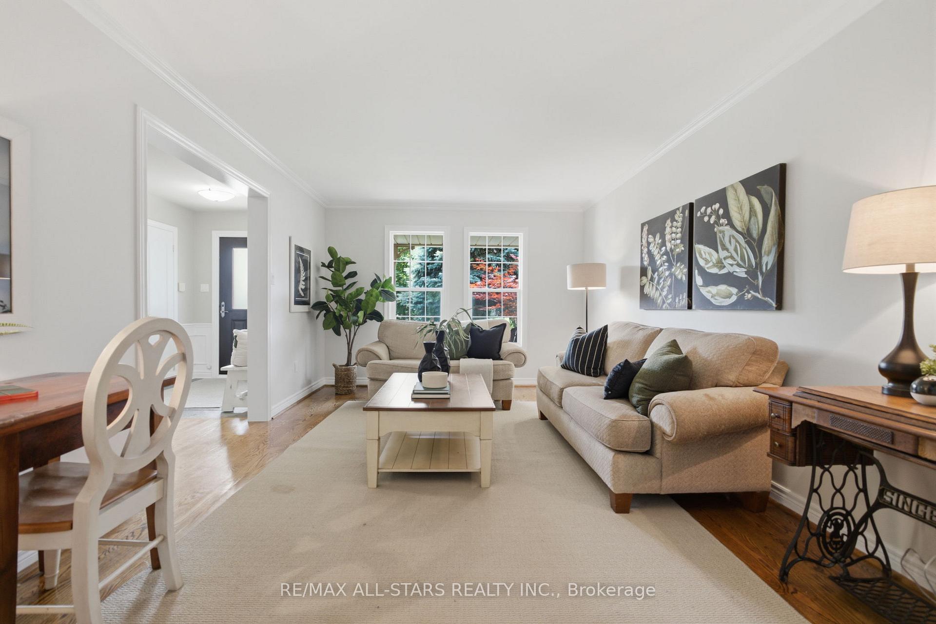 Photo 15 of 38 Galloway Crescent, Uxbridge — HOMEH