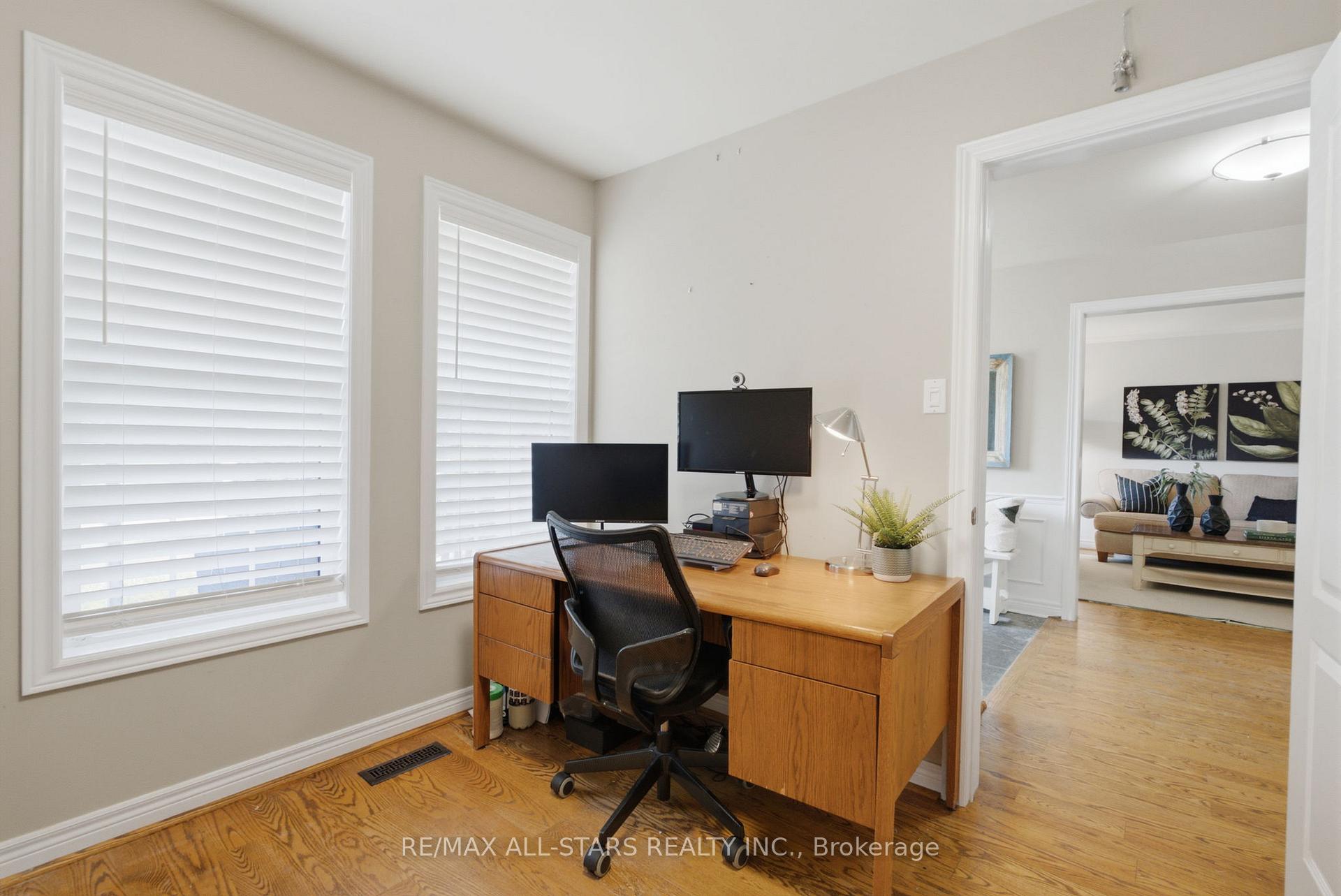 Photo 19 of 38 Galloway Crescent, Uxbridge — HOMEH