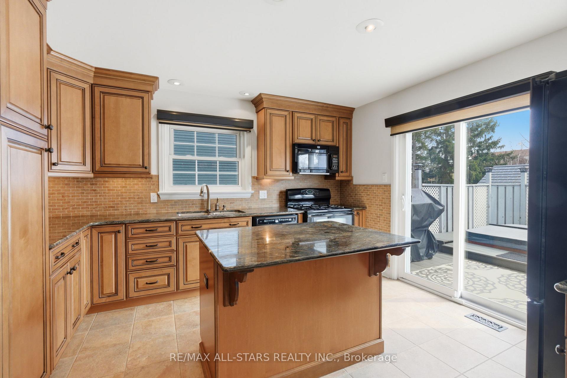 Photo 6 of 154 Brock Street E, Uxbridge — HOMEH