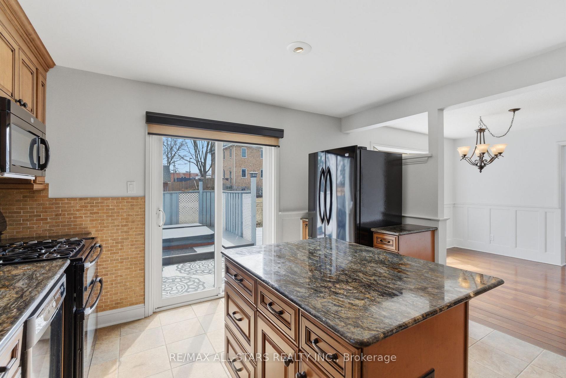 Photo 10 of 154 Brock Street E, Uxbridge — HOMEH