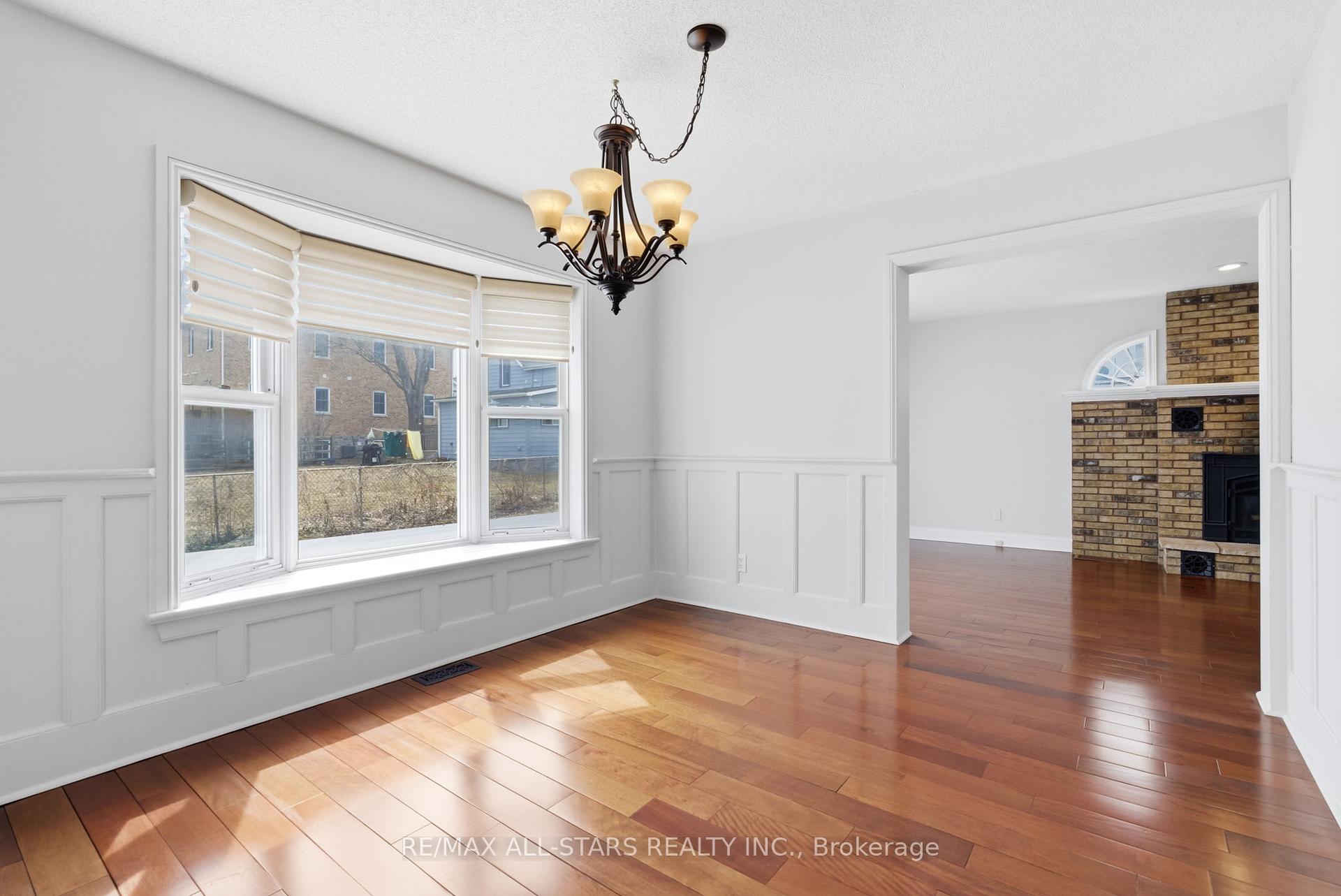 Photo 11 of 154 Brock Street E, Uxbridge — HOMEH