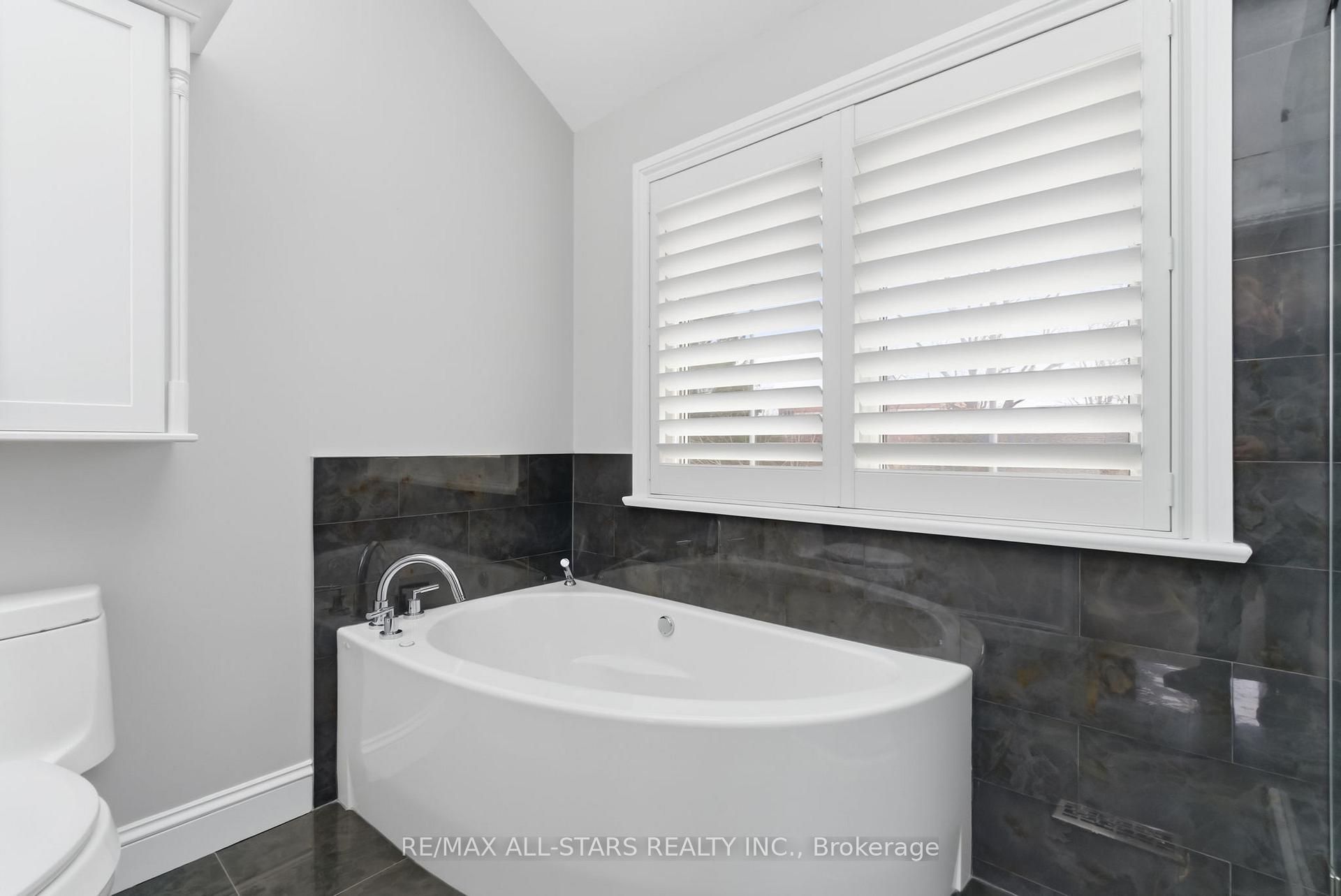 Photo 25 of 154 Brock Street E, Uxbridge — HOMEH