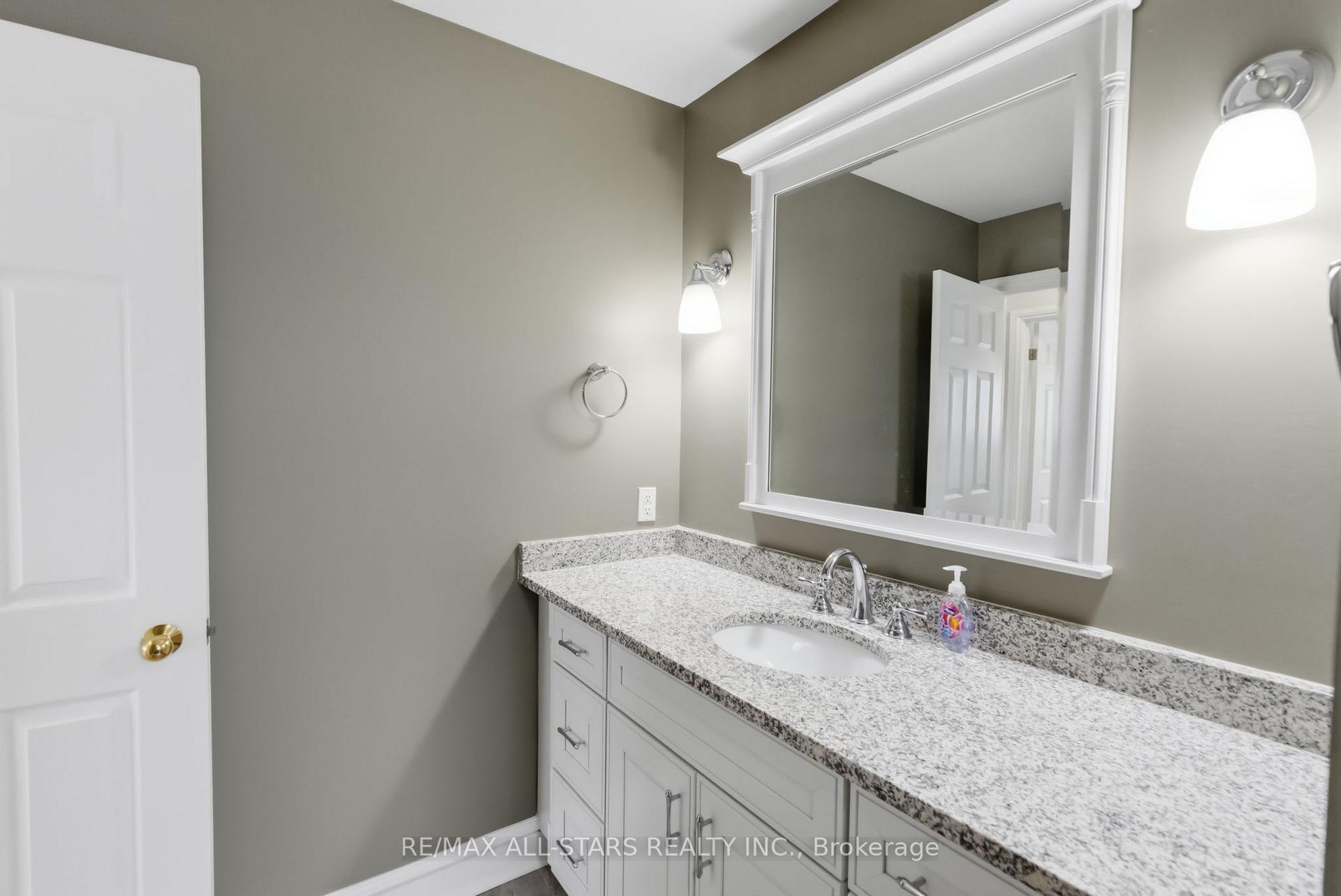 Photo 32 of 154 Brock Street E, Uxbridge — HOMEH