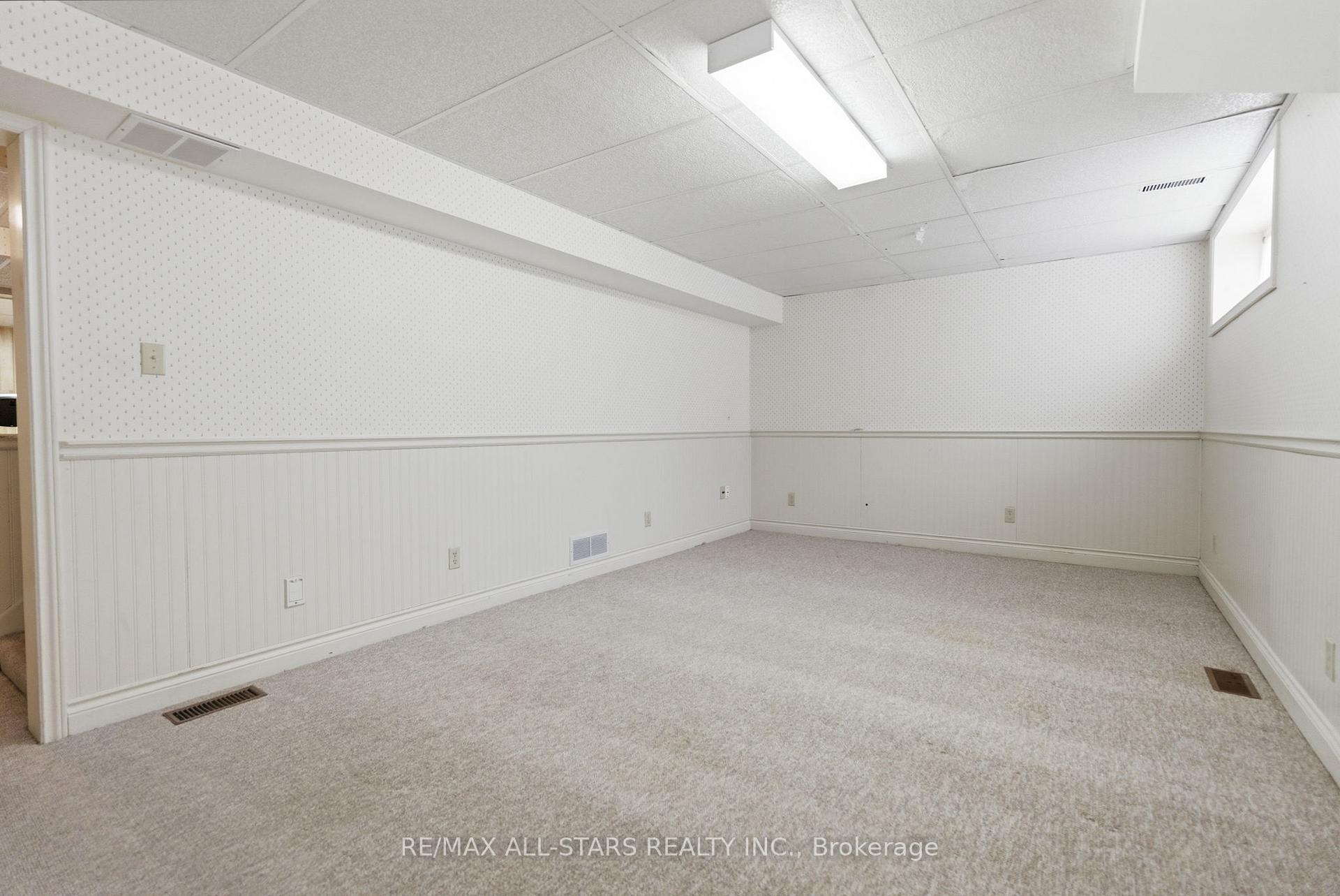 Photo 37 of 154 Brock Street E, Uxbridge — HOMEH