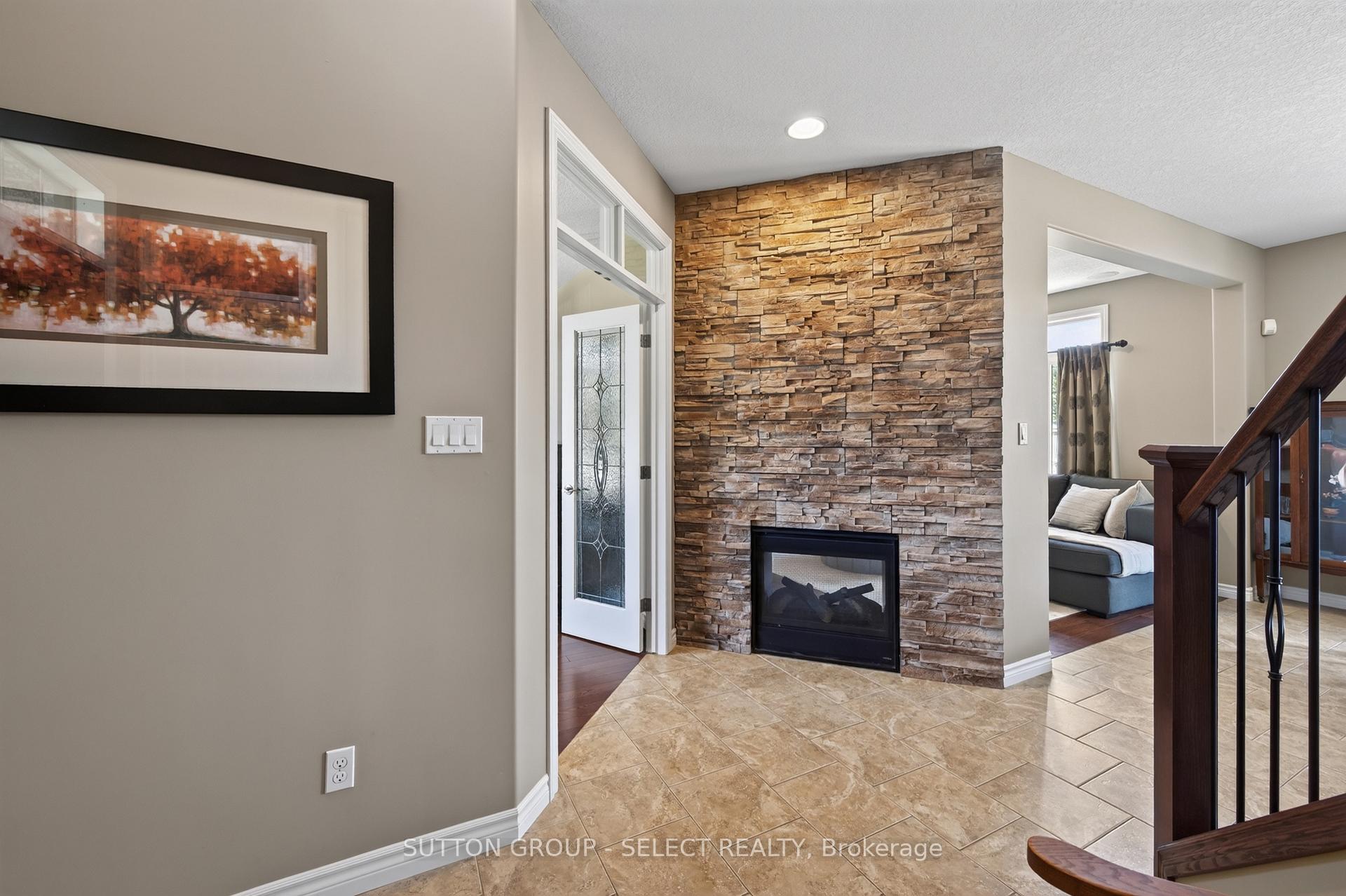 Photo 3 of 6 Ashwood Crescent, Middlesex Centre, Ilderton — HOMEH