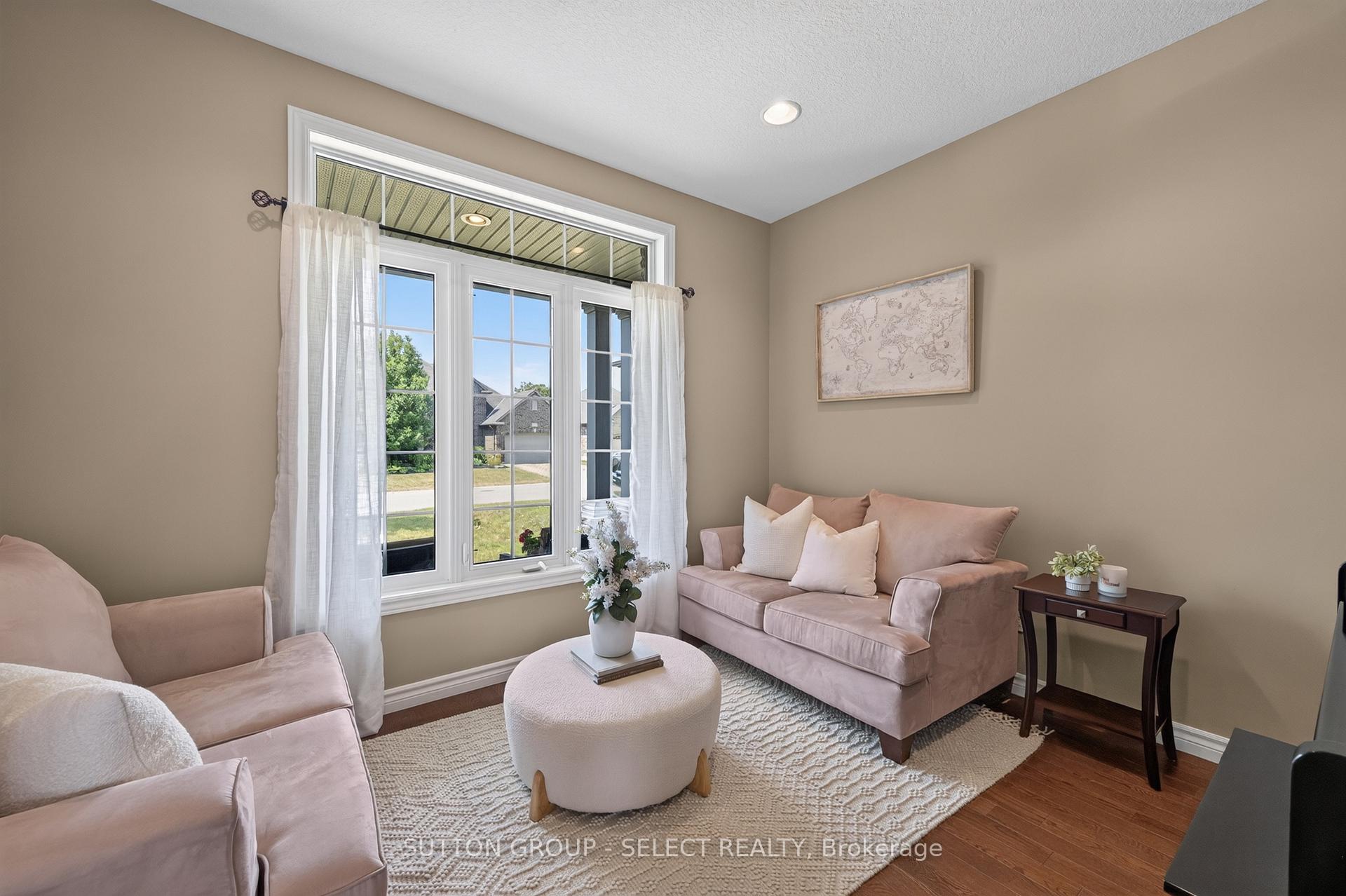Photo 4 of 6 Ashwood Crescent, Middlesex Centre, Ilderton — HOMEH
