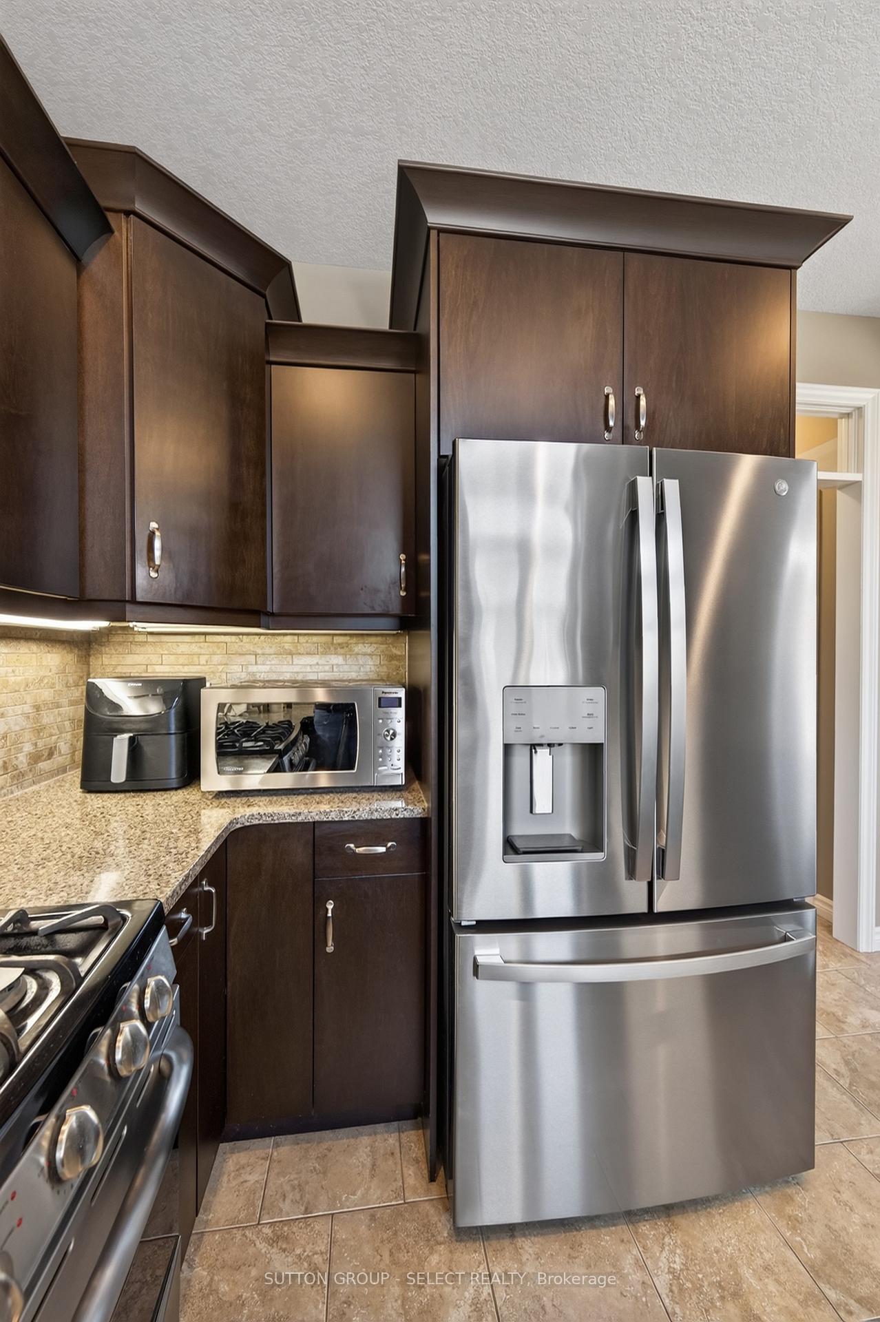 Photo 13 of 6 Ashwood Crescent, Middlesex Centre, Ilderton — HOMEH