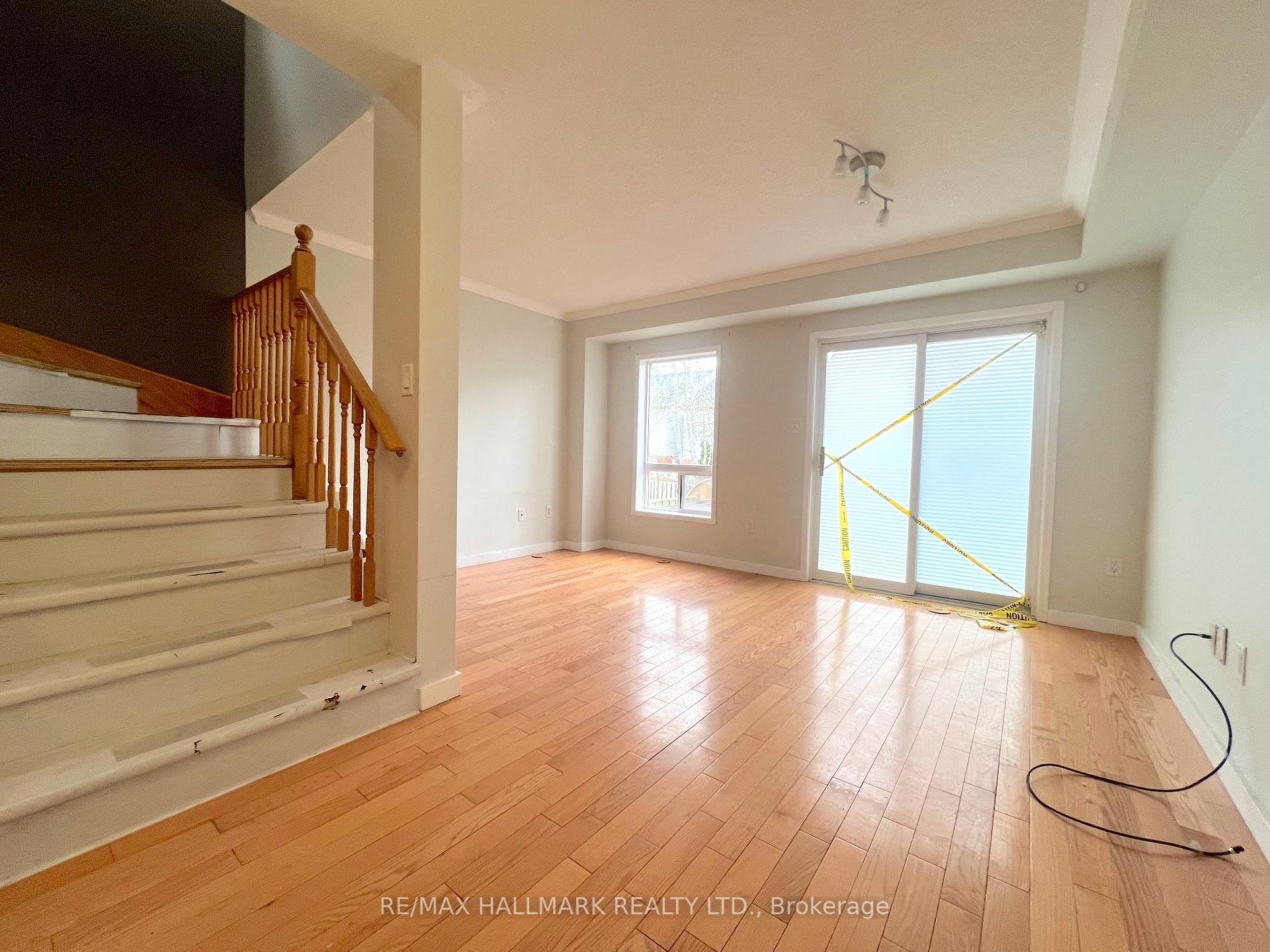 Photo 5 of 33 Lodgeway Drive, Vaughan, Rural Vaughan — HOMEH