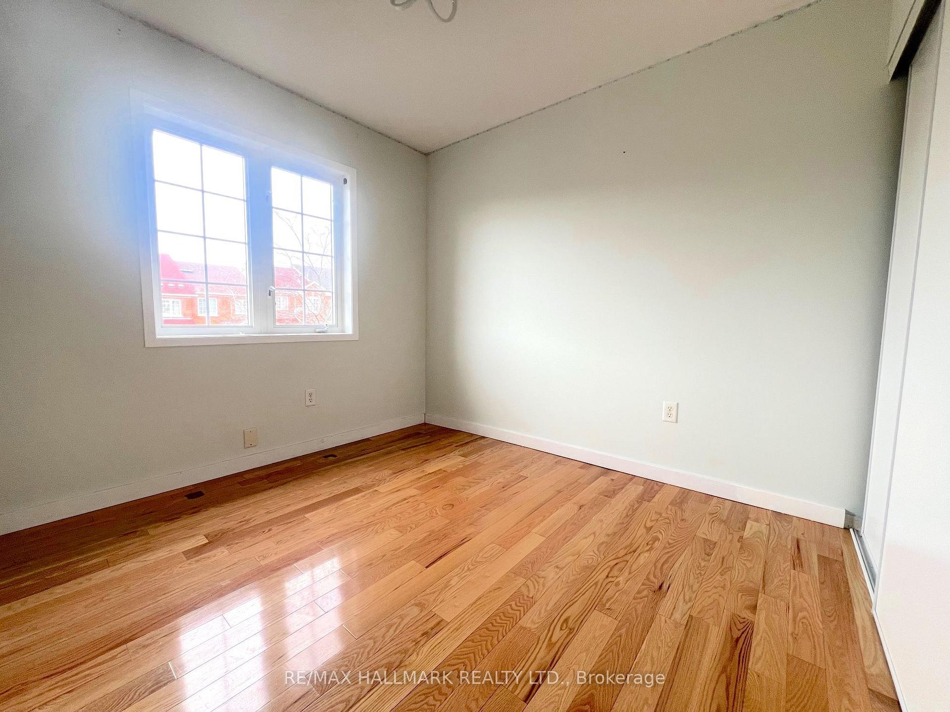 Photo 8 of 33 Lodgeway Drive, Vaughan, Rural Vaughan — HOMEH