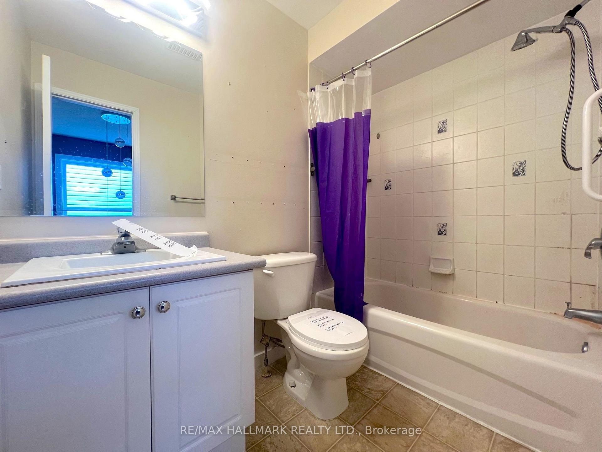 Photo 10 of 33 Lodgeway Drive, Vaughan, Rural Vaughan — HOMEH