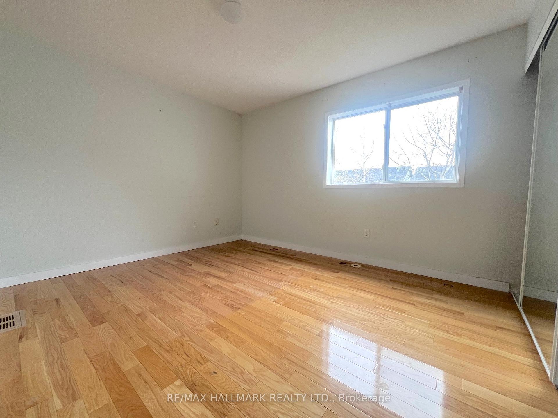 Photo 11 of 33 Lodgeway Drive, Vaughan, Rural Vaughan — HOMEH