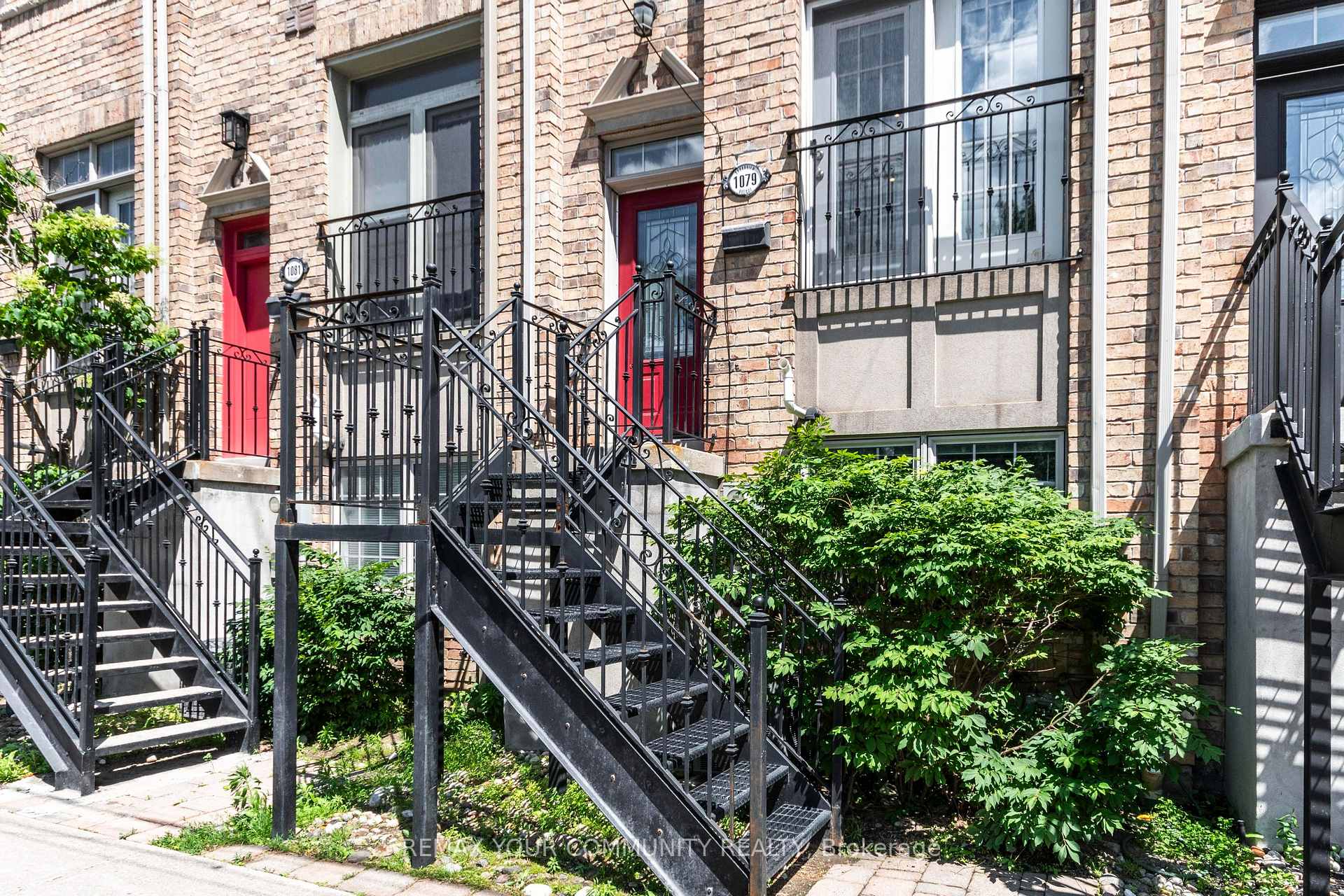 Photo 2 of 1079 Broadview Avenue, Toronto, Broadview North — HOMEH