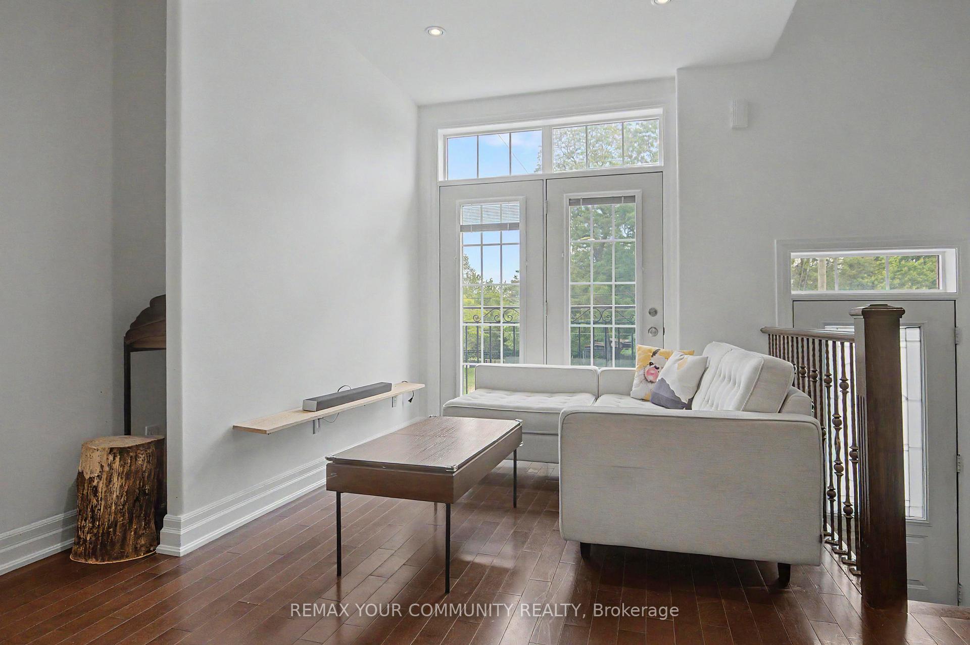 Photo 10 of 1079 Broadview Avenue, Toronto, Broadview North — HOMEH