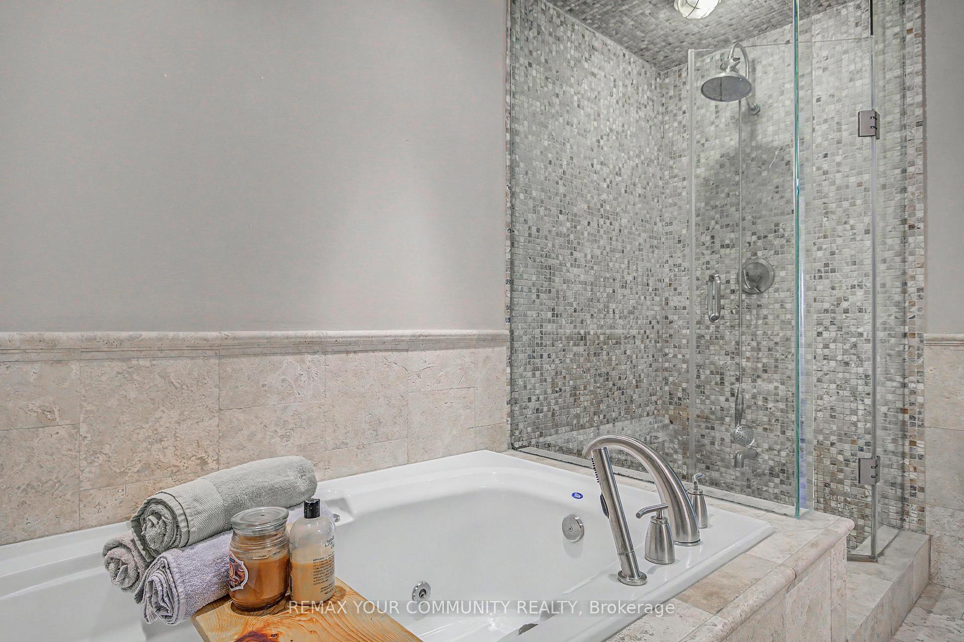 Photo 17 of 1079 Broadview Avenue, Toronto, Broadview North — HOMEH