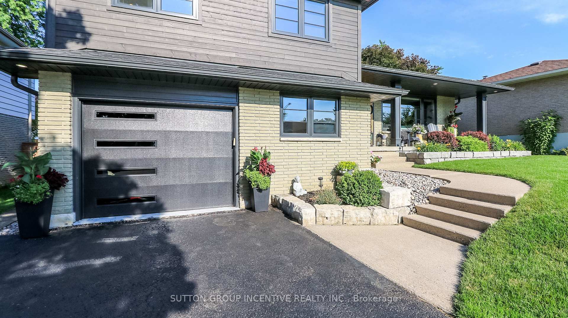 Photo 2 of 40 Varden Avenue, Barrie, Codrington — HOMEH